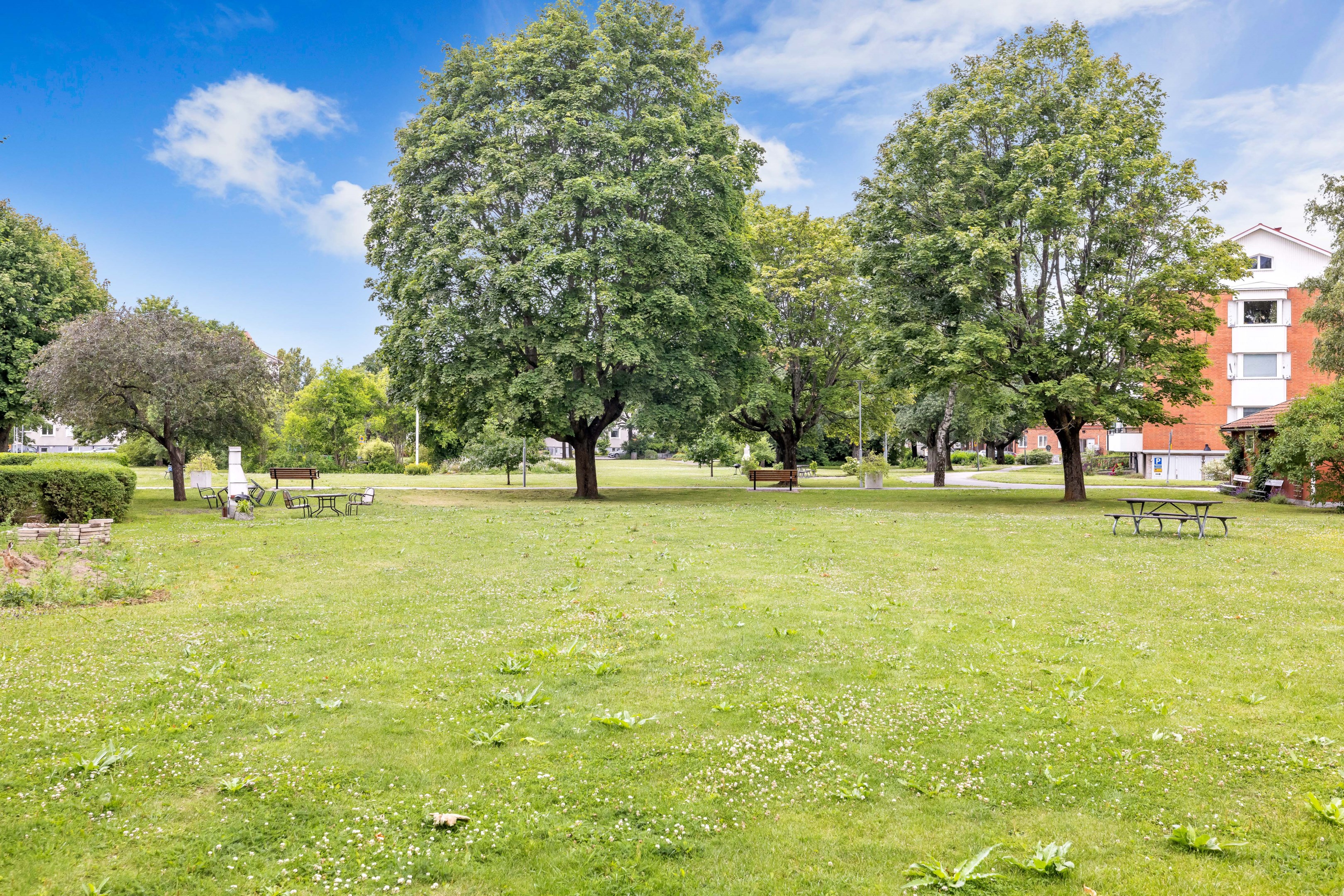 Bostadsbild från Årstagatan 45, Såld i Salabacke, Uppsala