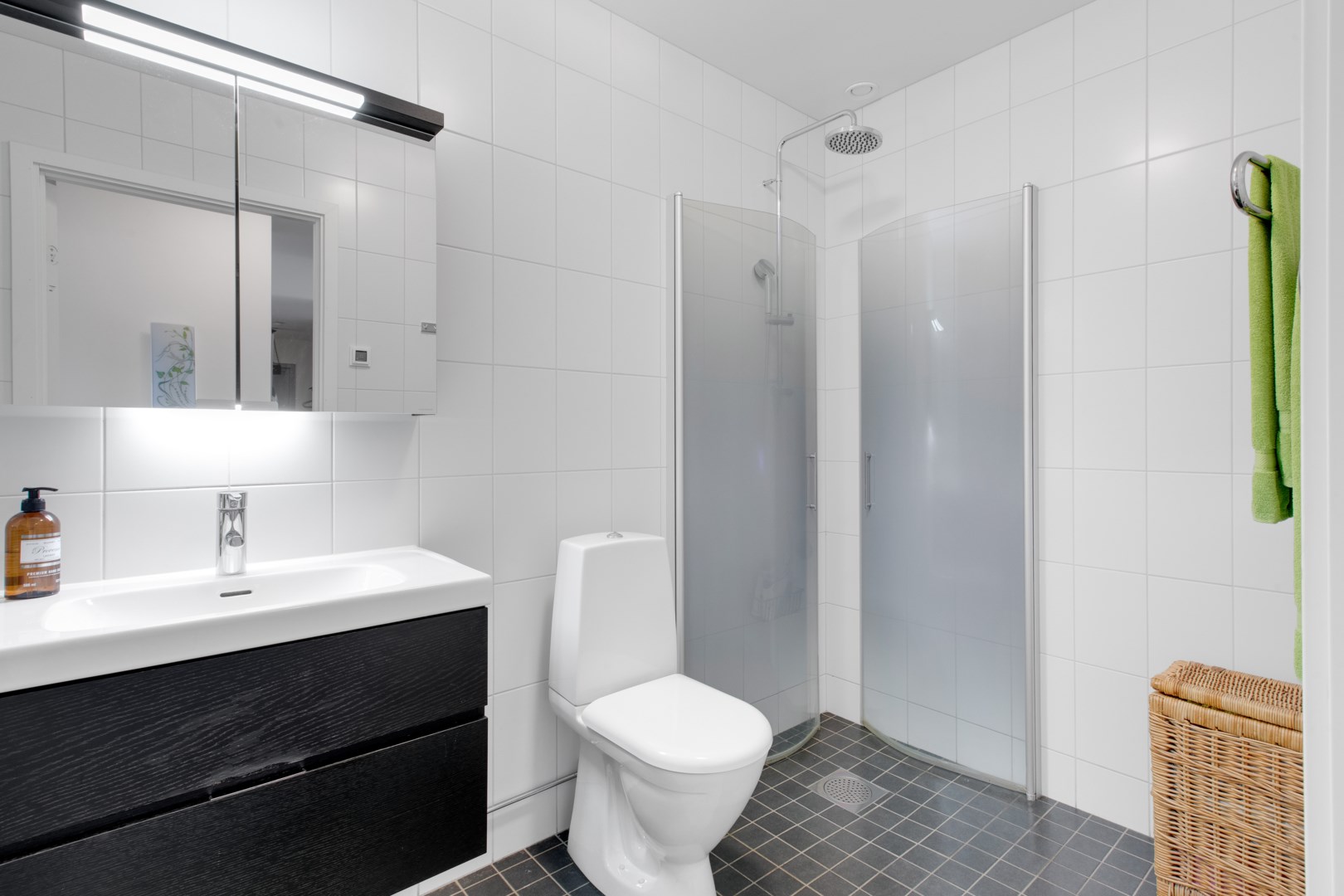 Bostadsbild från Svartbäcksgatan 42 B, Såld i Svartbäcken, Uppsala