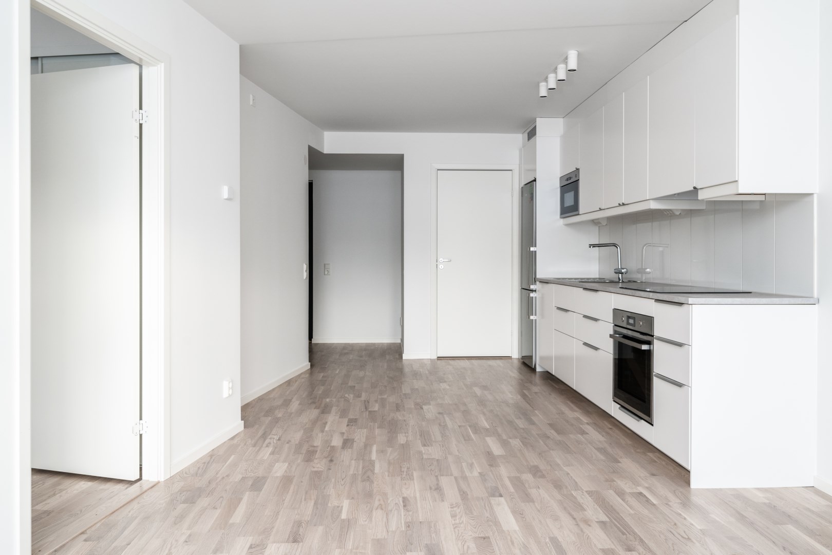 Bostadsbild från Slalomvägen 12, Till salu i Väsjön, Sollentuna