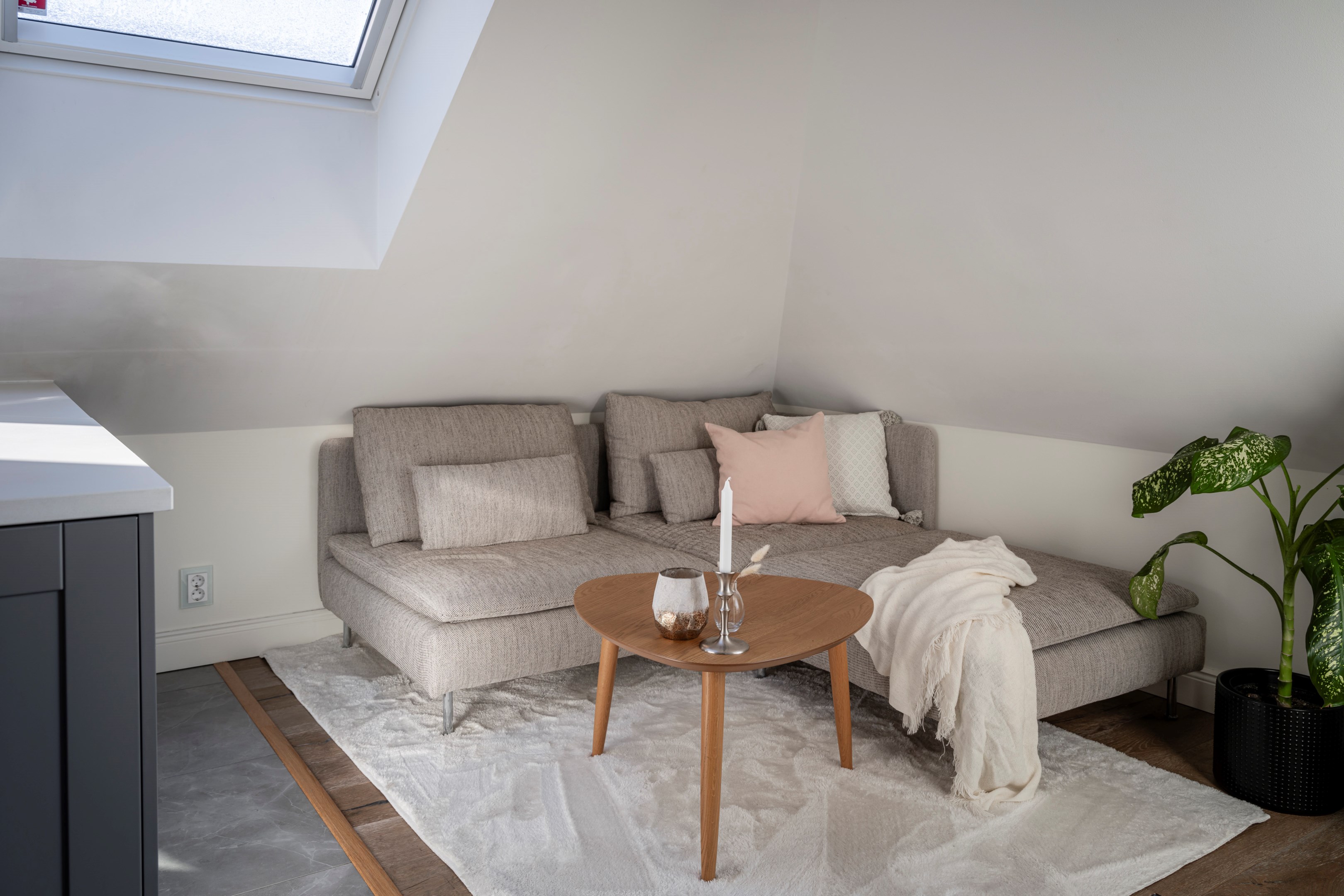 Bostadsbild från Fridhemsgatan 12B, Vind, Såld i , Stockholm