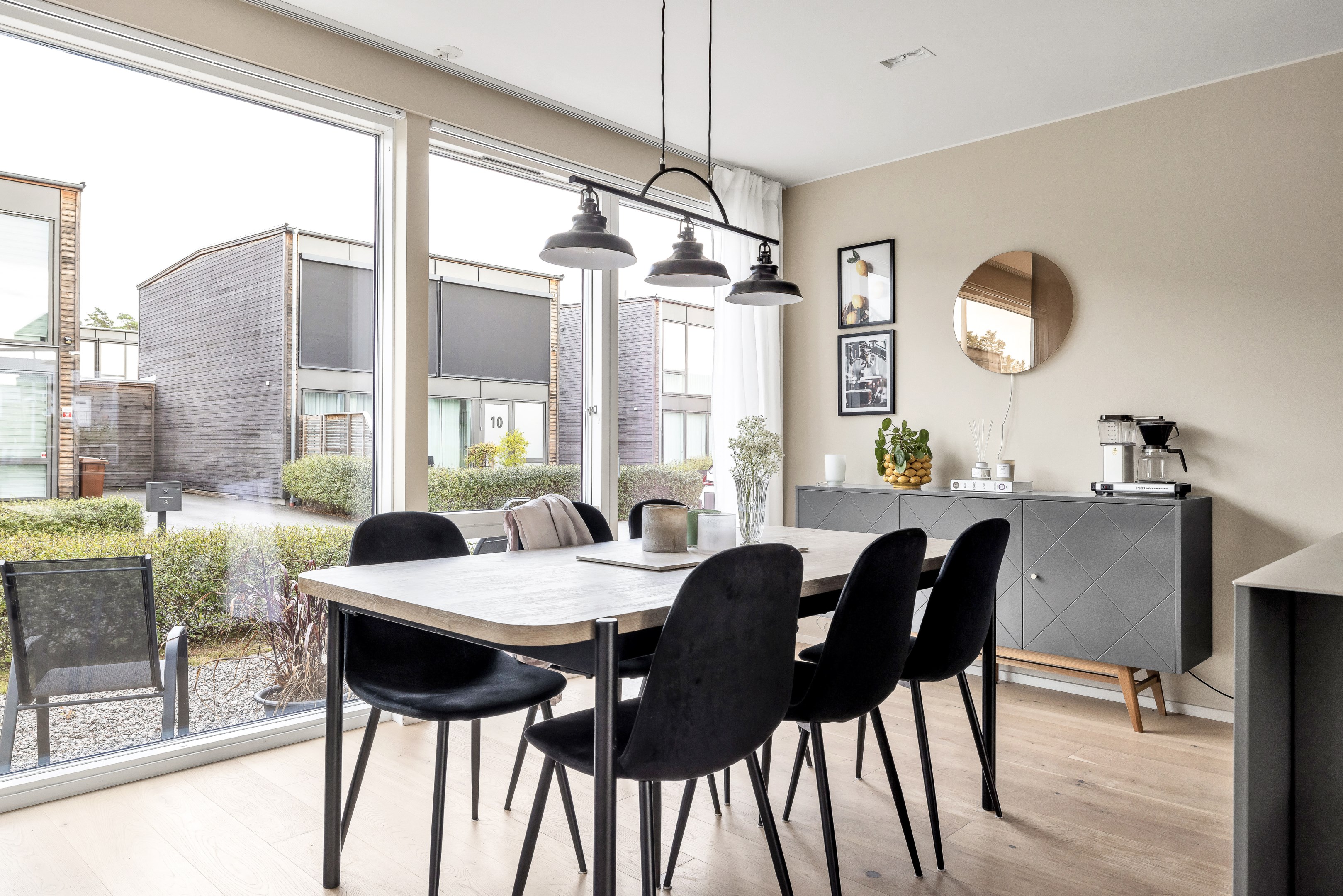 Bostadsbild från Böljemolnsvägen 7, Såld i Fullerö, Uppsala