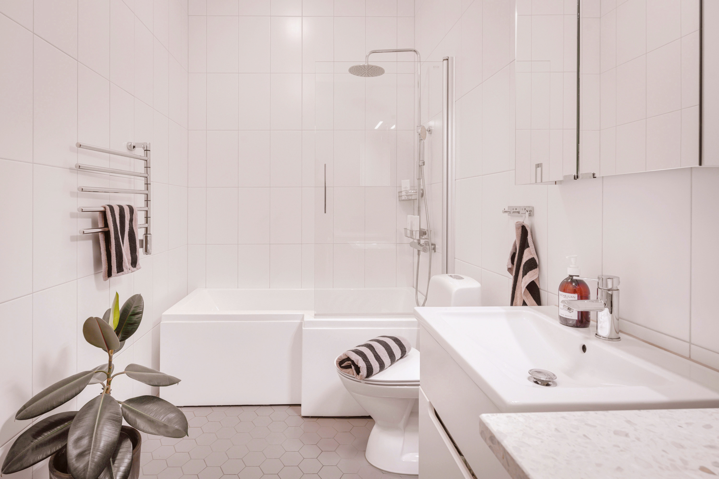 Bostadsbild från Tollareslingan 24, 9tr, Såld i Tollare, Nacka