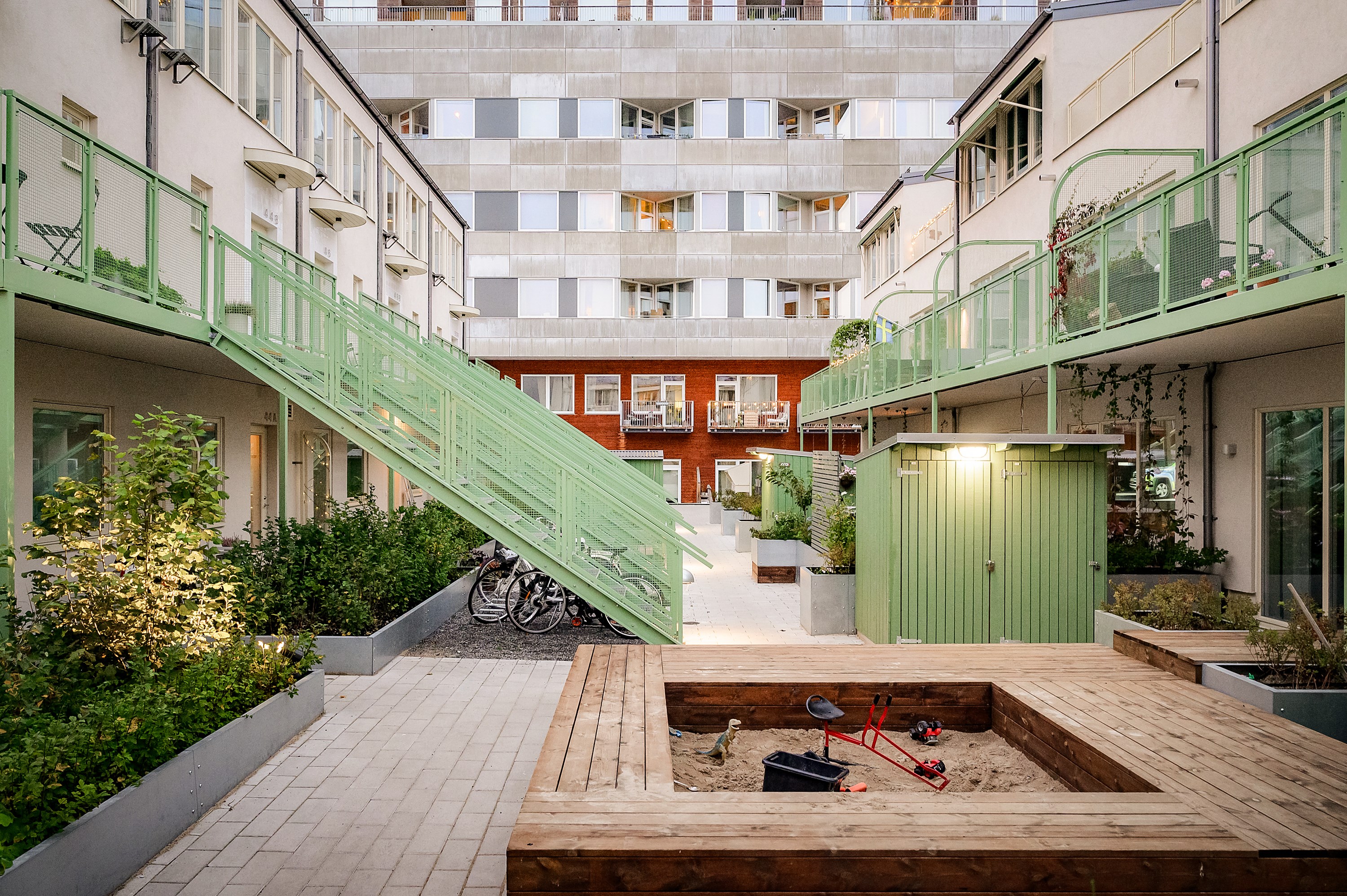 Lekplats på gården