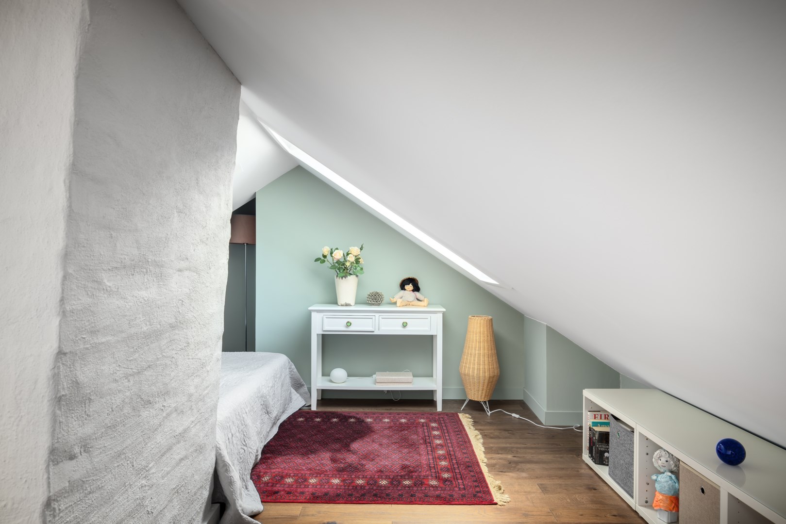 Loftet har en takhöjd om ca 180 cm i nock