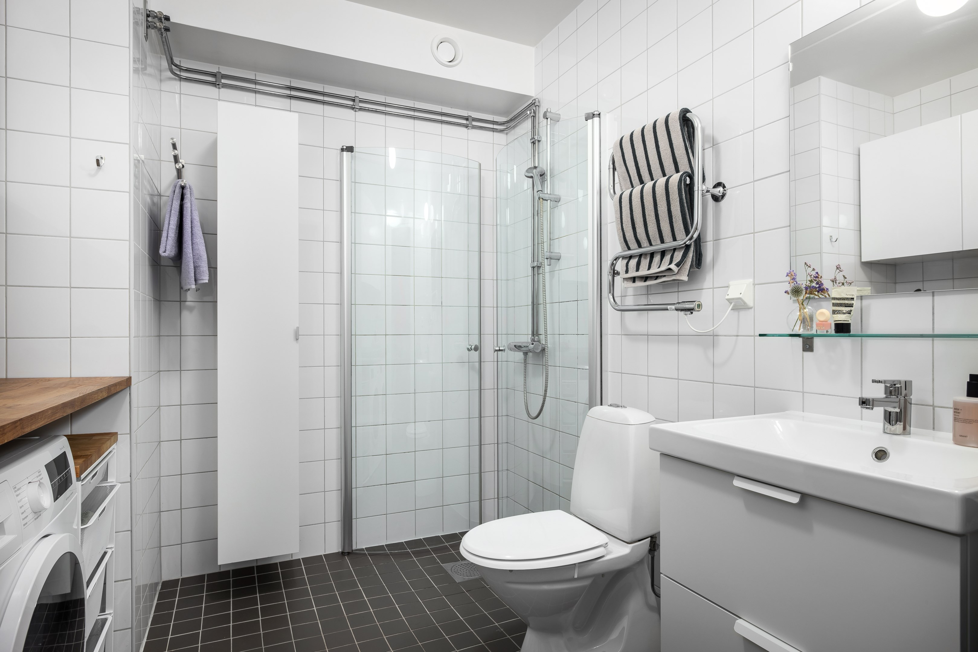 Bostadsbild från Fingerörtsvägen 8, Såld i Järla sjö, Nacka