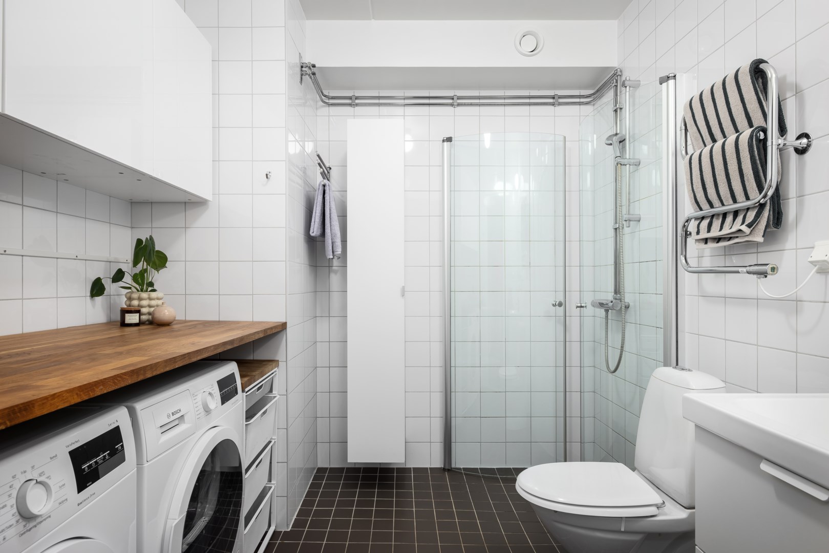 Bostadsbild från Fingerörtsvägen 8, Såld i Järla sjö, Nacka