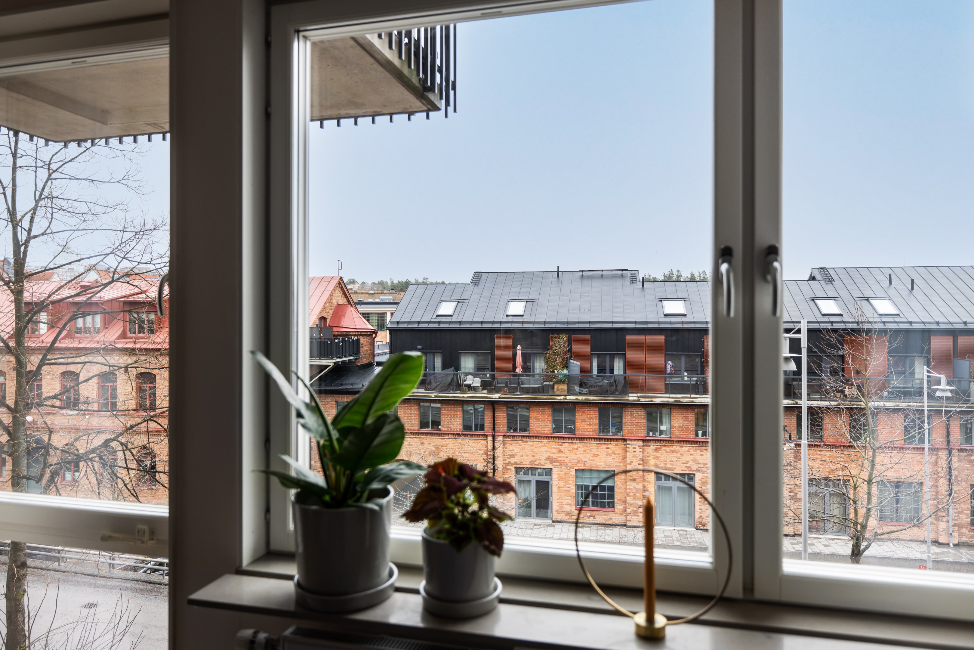 Bostadsbild från Fingerörtsvägen 8, Såld i Järla sjö, Nacka