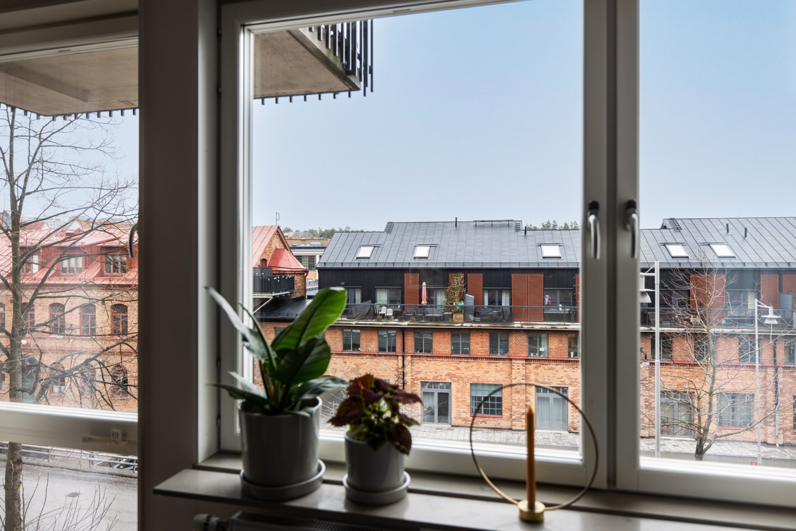 Bostadsbild från Fingerörtsvägen 8, Såld i Järla sjö, Nacka