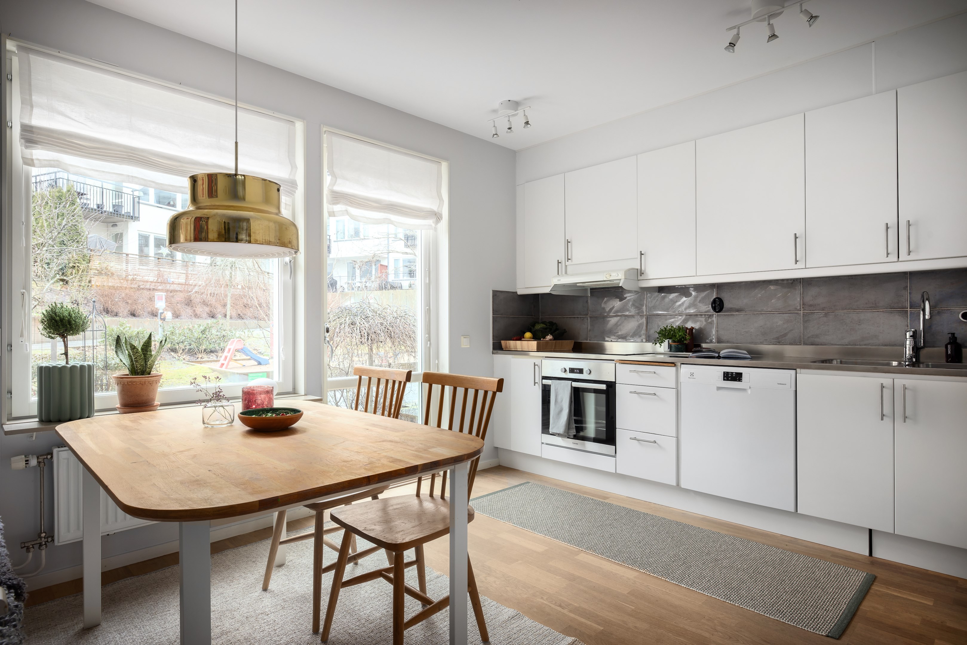 Bostadsbild från Fingerörtsvägen 8, Såld i Järla sjö, Nacka