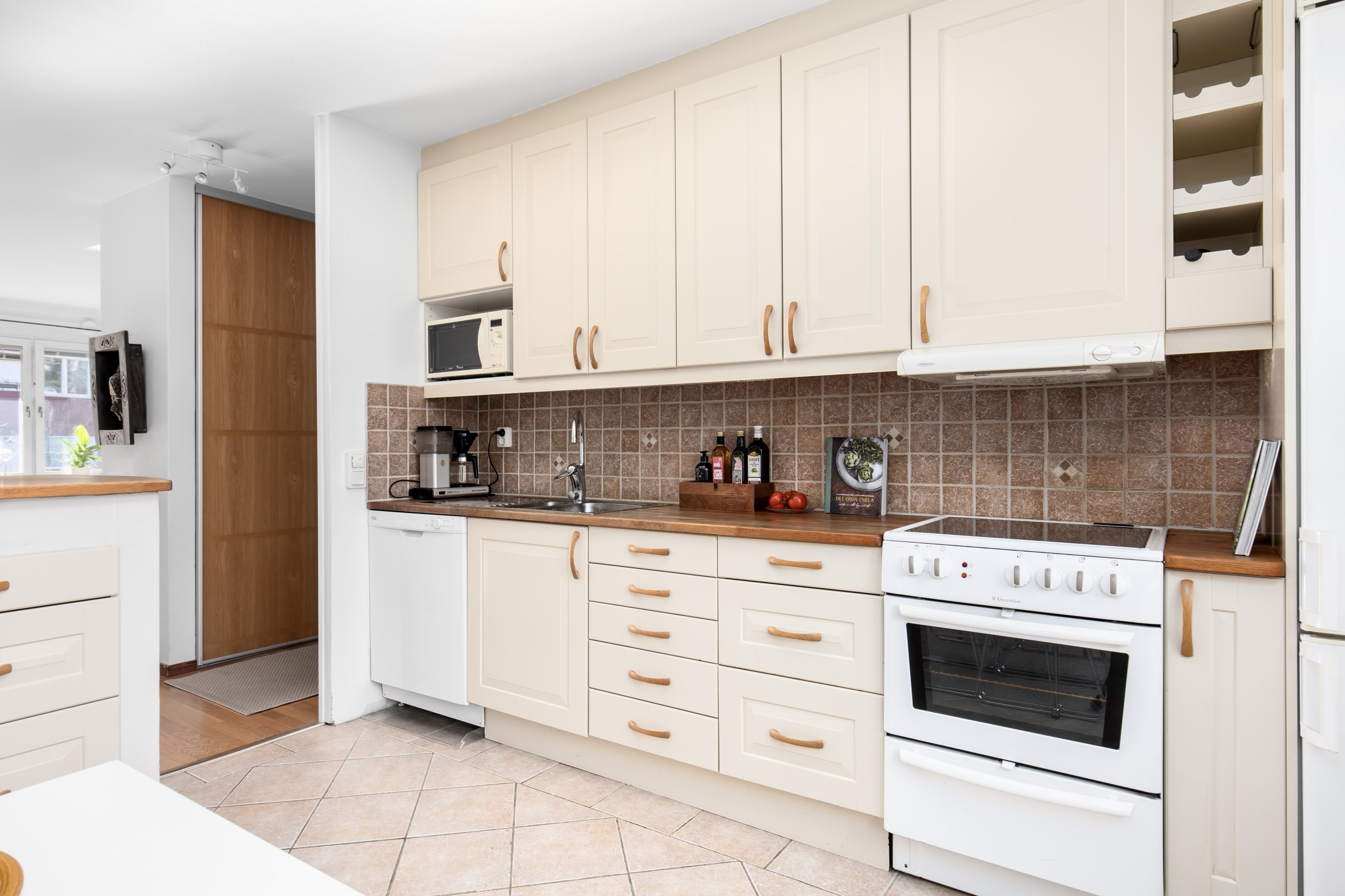 Bostadsbild från Ljuskärrsvägen 84, Såld i Saltsjöbaden, Nacka