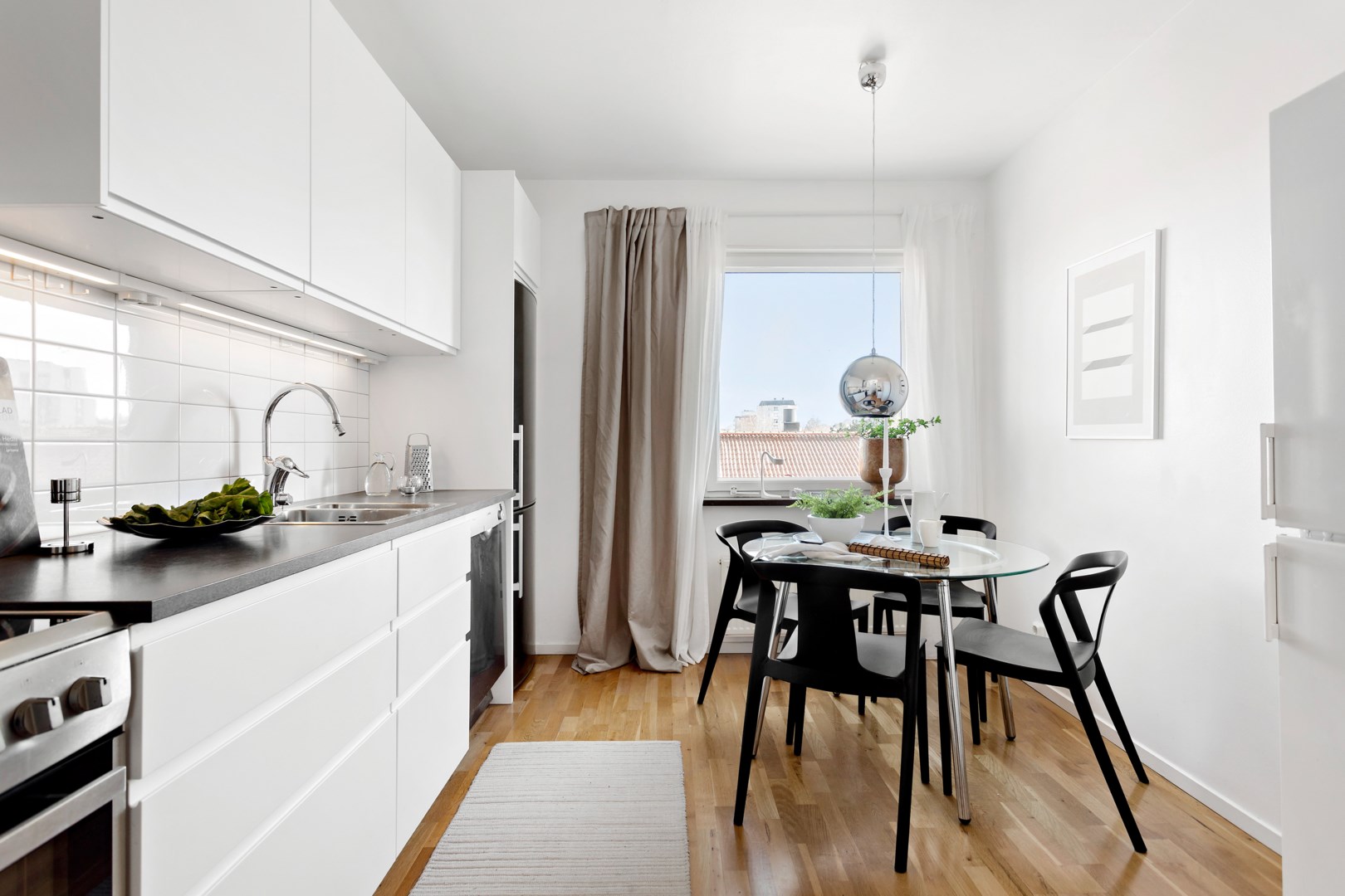 Bostadsbild från Sjösabrinken 30, 2 tr, Såld i Högdalen, Stockholm