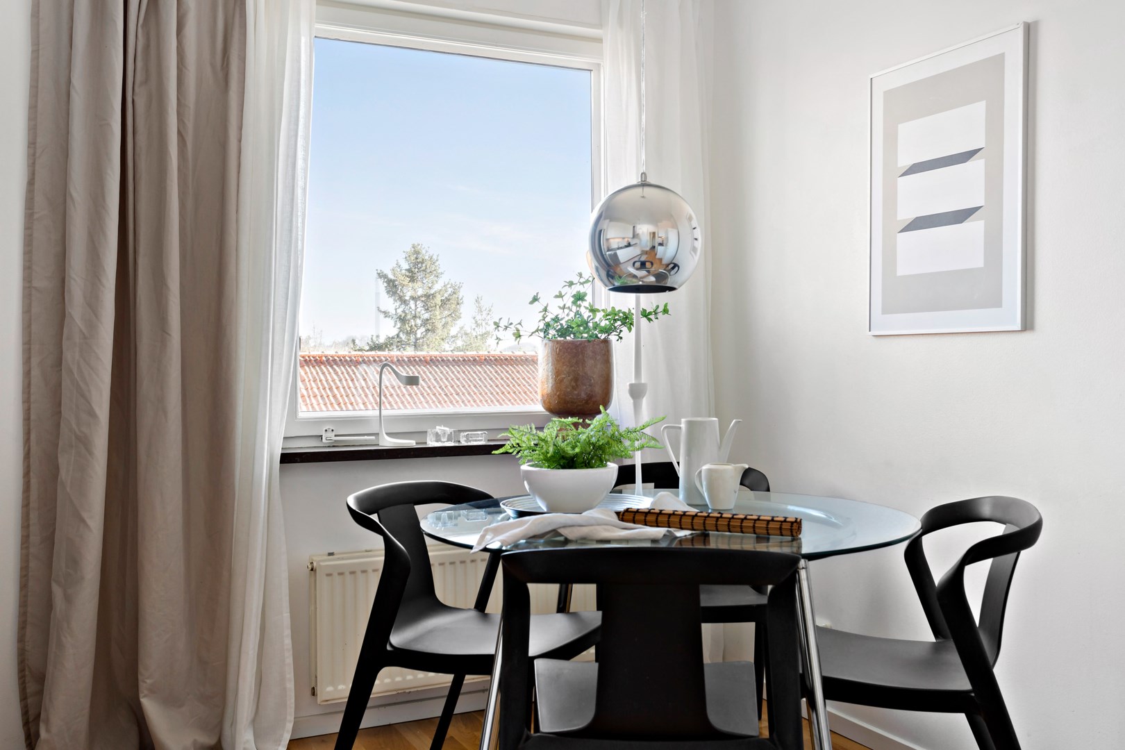 Bostadsbild från Sjösabrinken 30, 2 tr, Såld i Högdalen, Stockholm