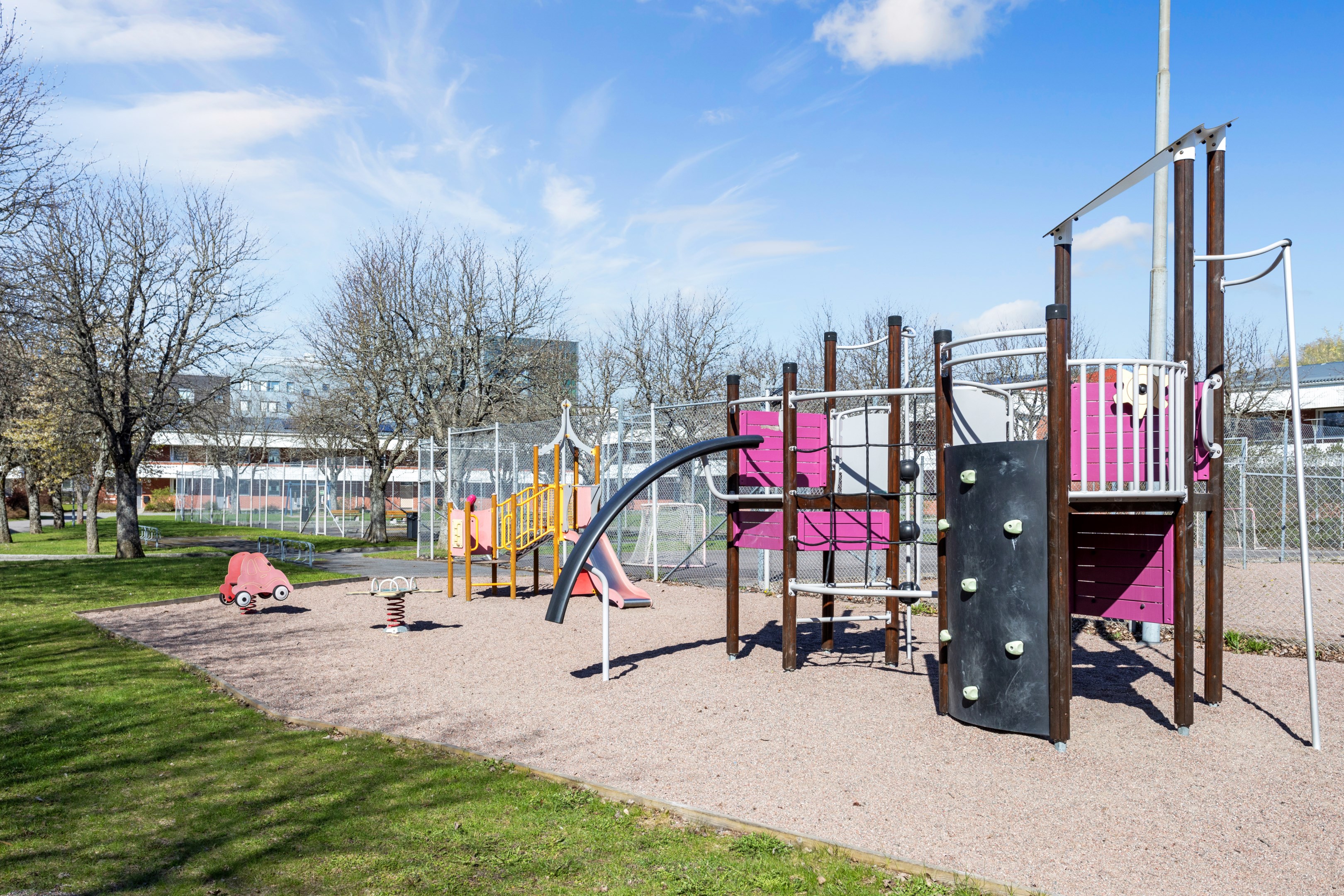 Bostadsbild från Gräslöksgatan 12, Såld i Årsta, Uppsala