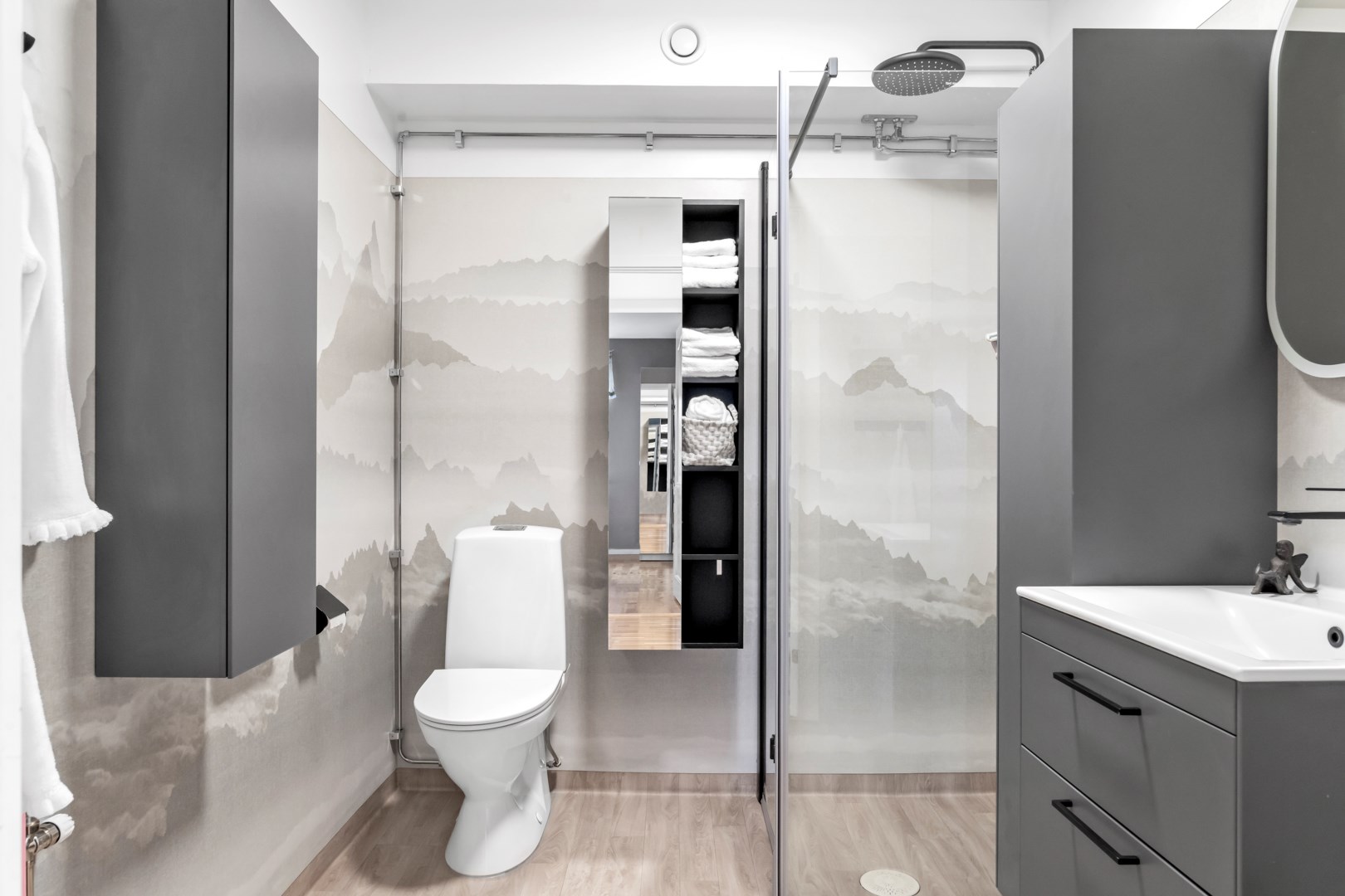 Bostadsbild från Hamnesplanaden 6, Såld i Centrum, Uppsala