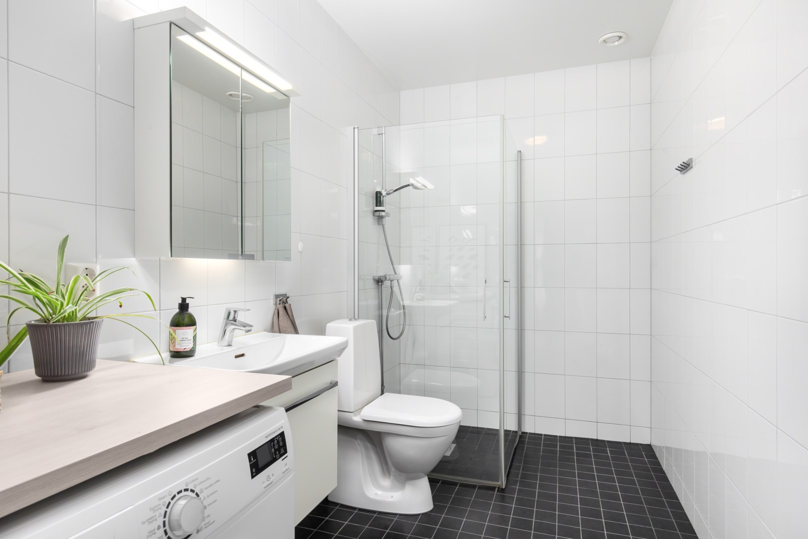 Bostadsbild från Hedenströms väg 15, 2 tr, Såld i Tollare, Nacka