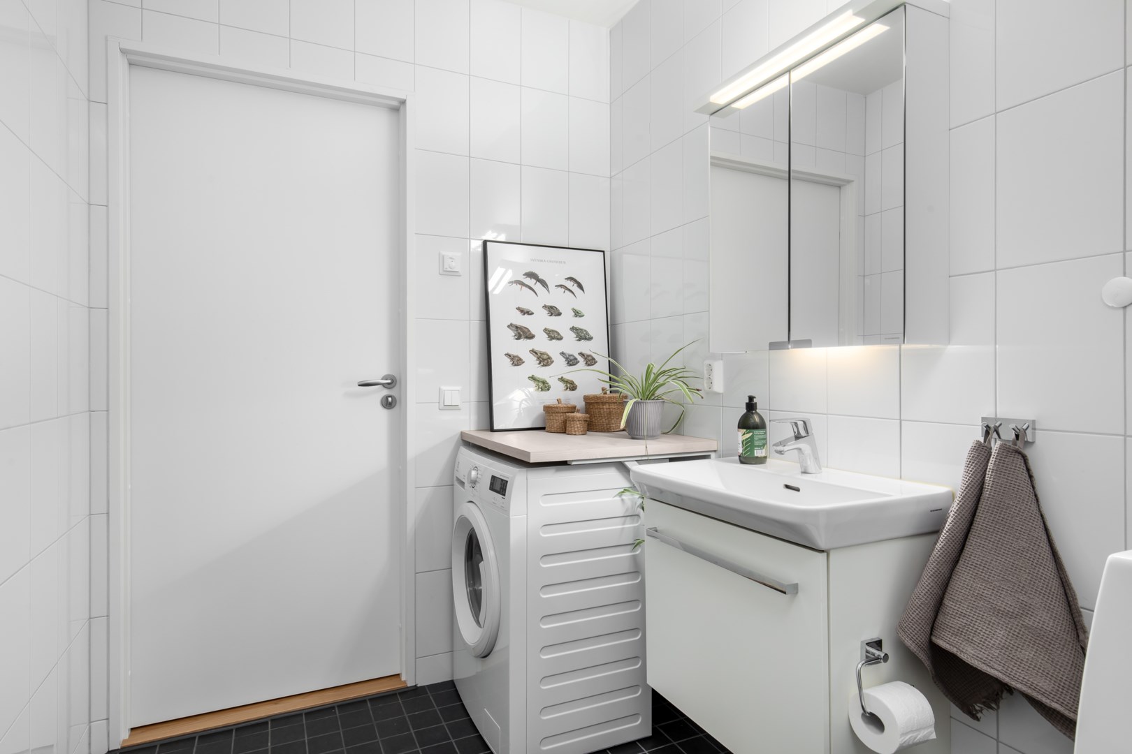 Bostadsbild från Hedenströms väg 15, 2 tr, Såld i Tollare, Nacka