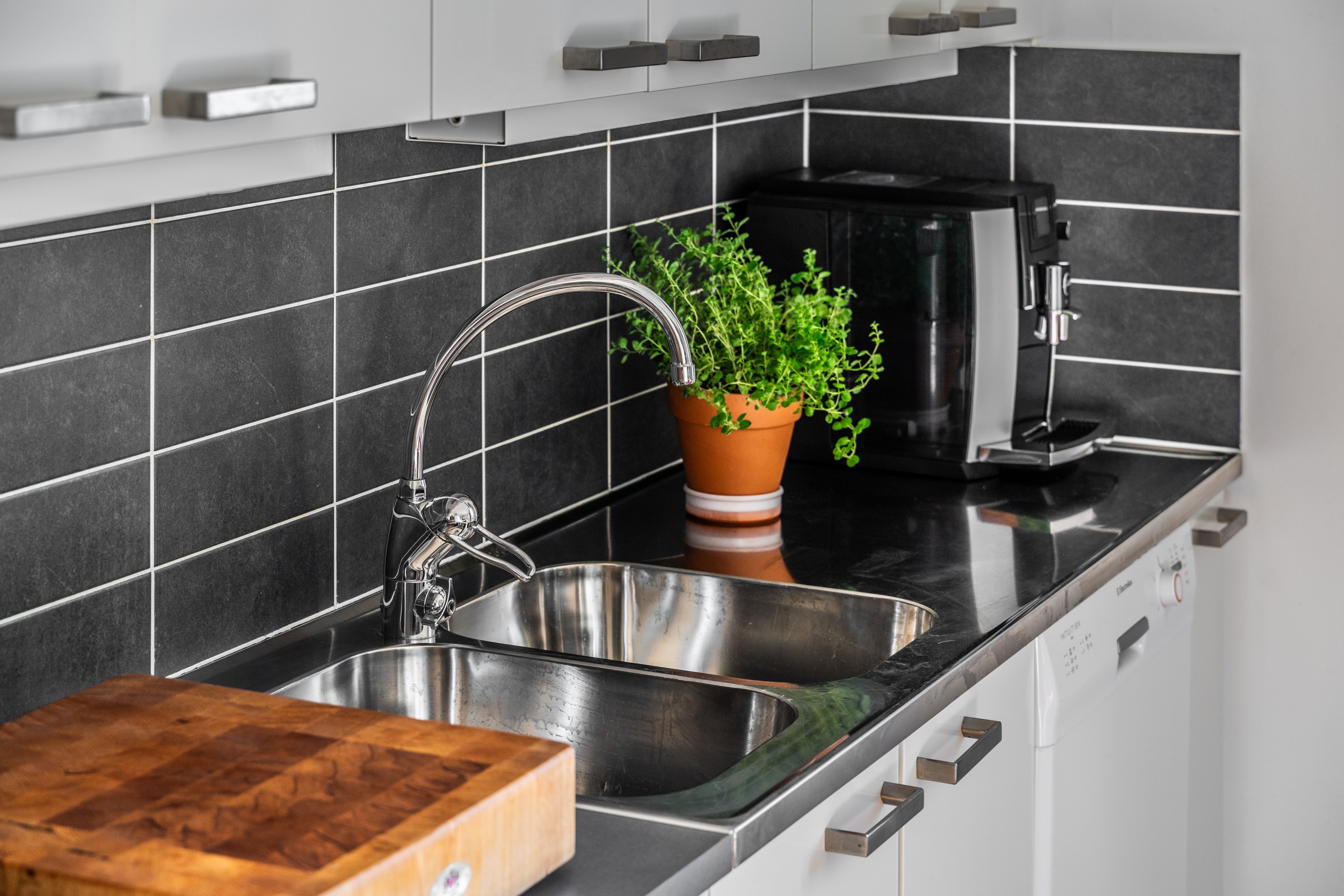 Bostadsbild från Melongatan 10, Såld i Hässelby Strand, Stockholm