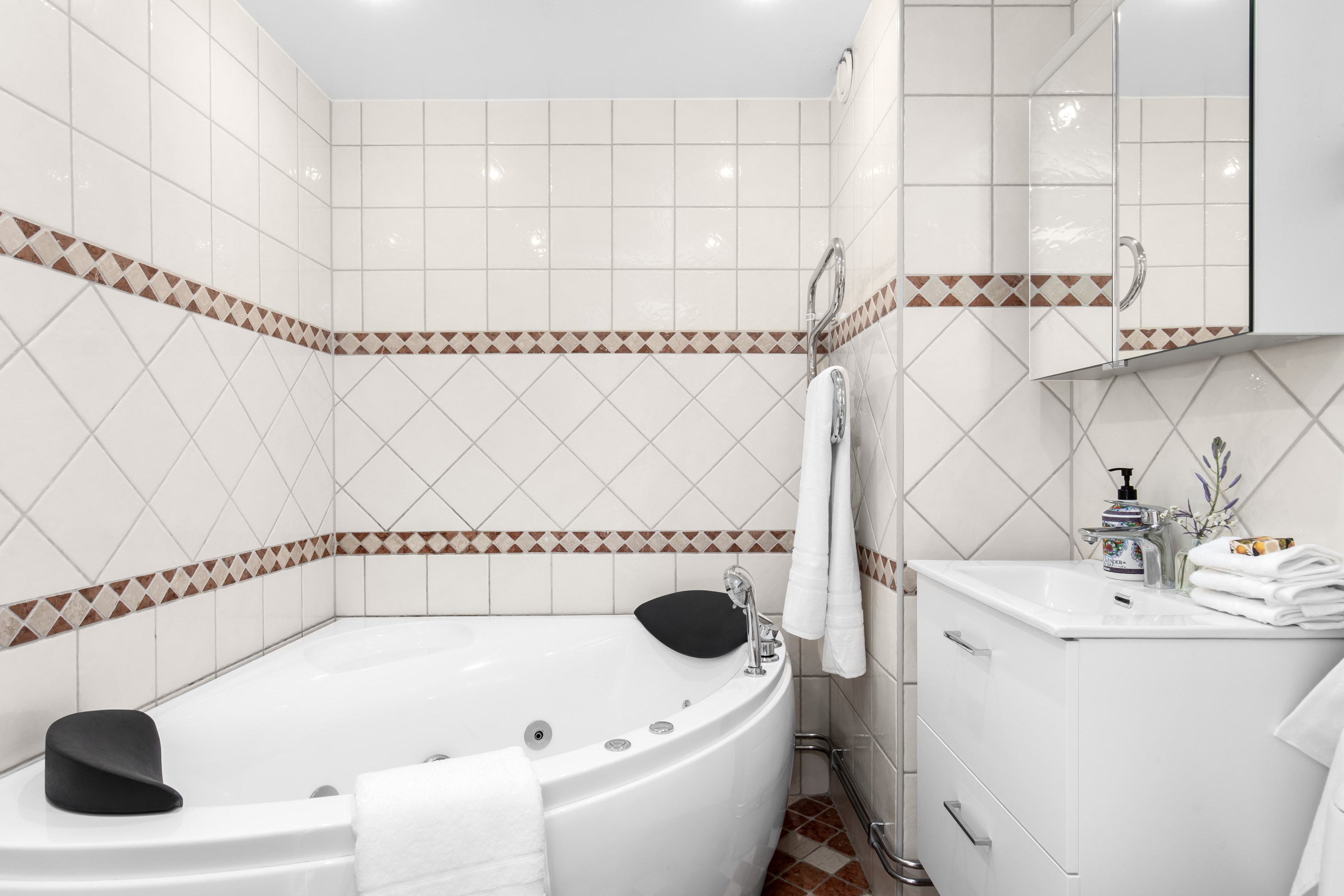 Bostadsbild från Landåvägen 45, 3/3tr, Såld i Jarlaberg, Nacka