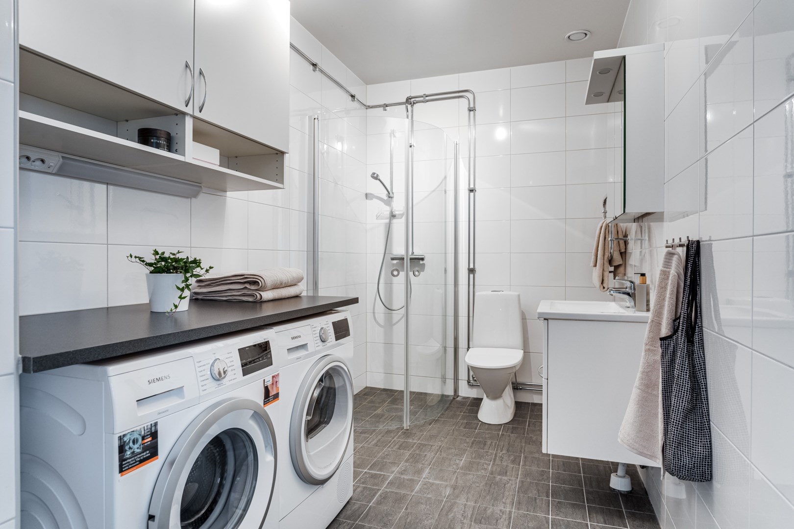 Bostadsbild från Råbyvägen 82, Såld i Kapellgärdet, Uppsala