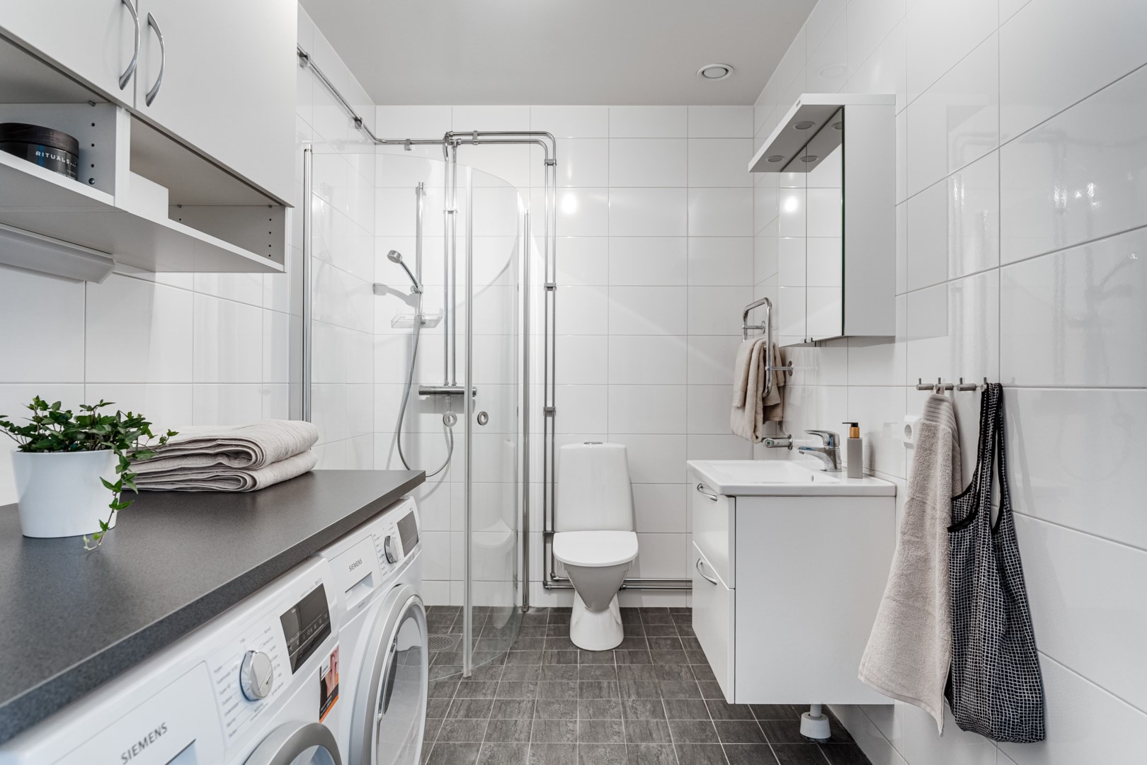 Bostadsbild från Råbyvägen 82, Såld i Kapellgärdet, Uppsala