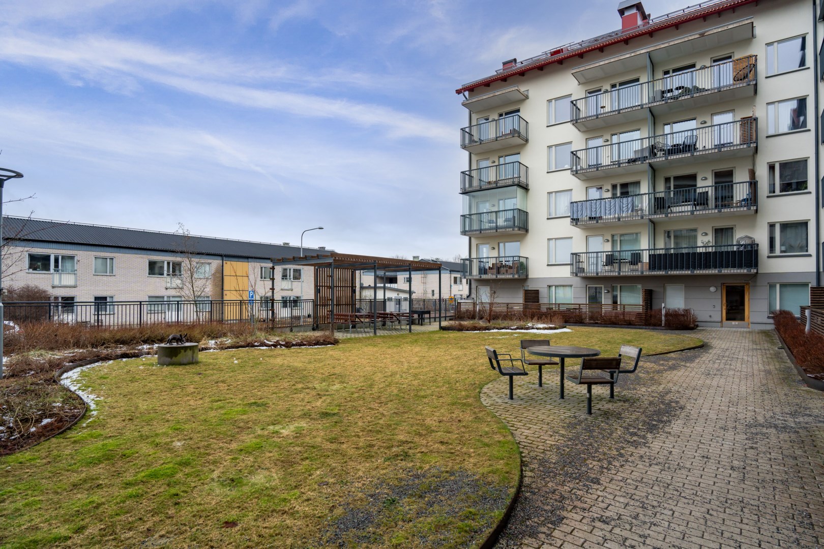 Bostadsbild från Råbyvägen 82, Såld i Kapellgärdet, Uppsala