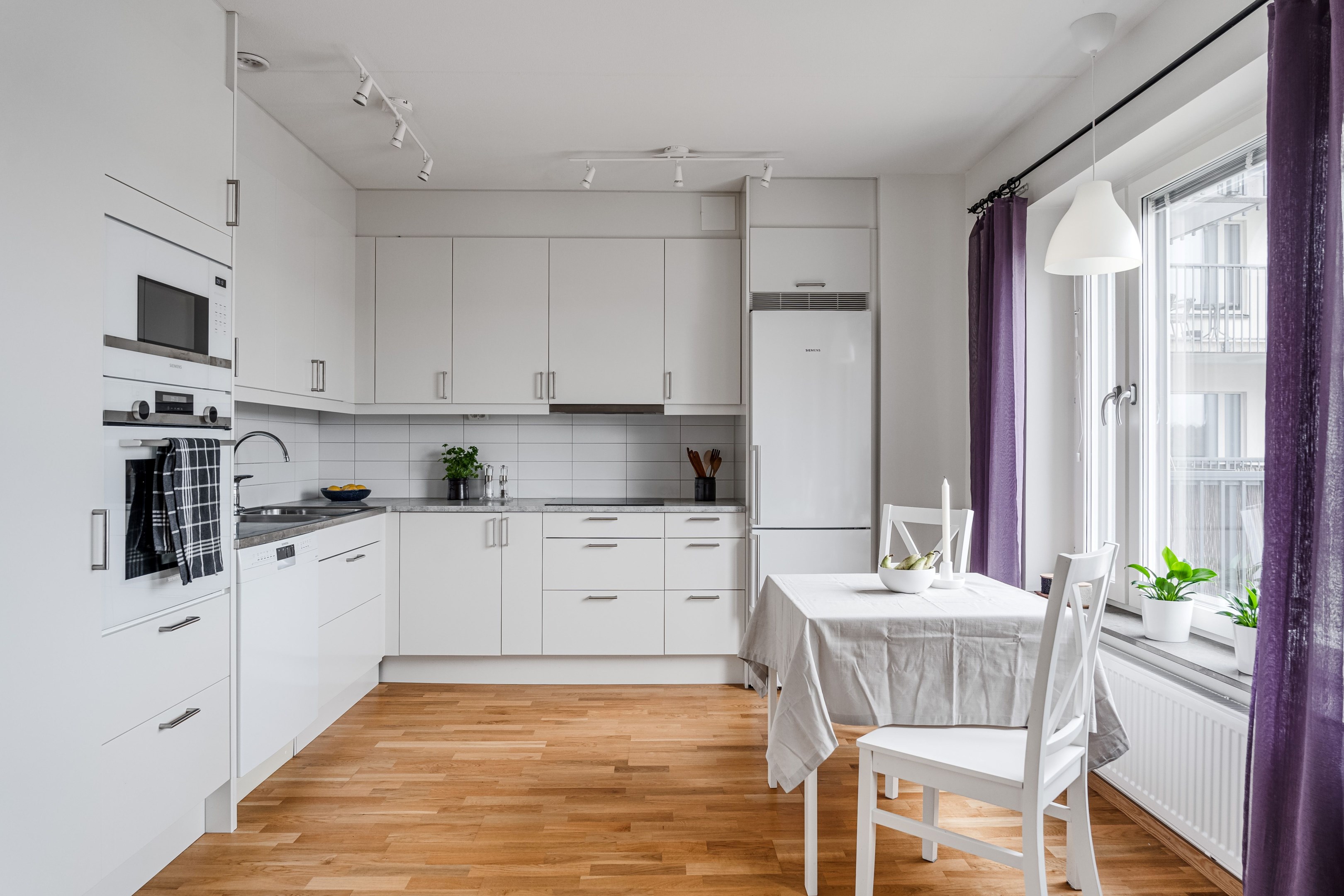 Bostadsbild från Råbyvägen 82, Såld i Kapellgärdet, Uppsala