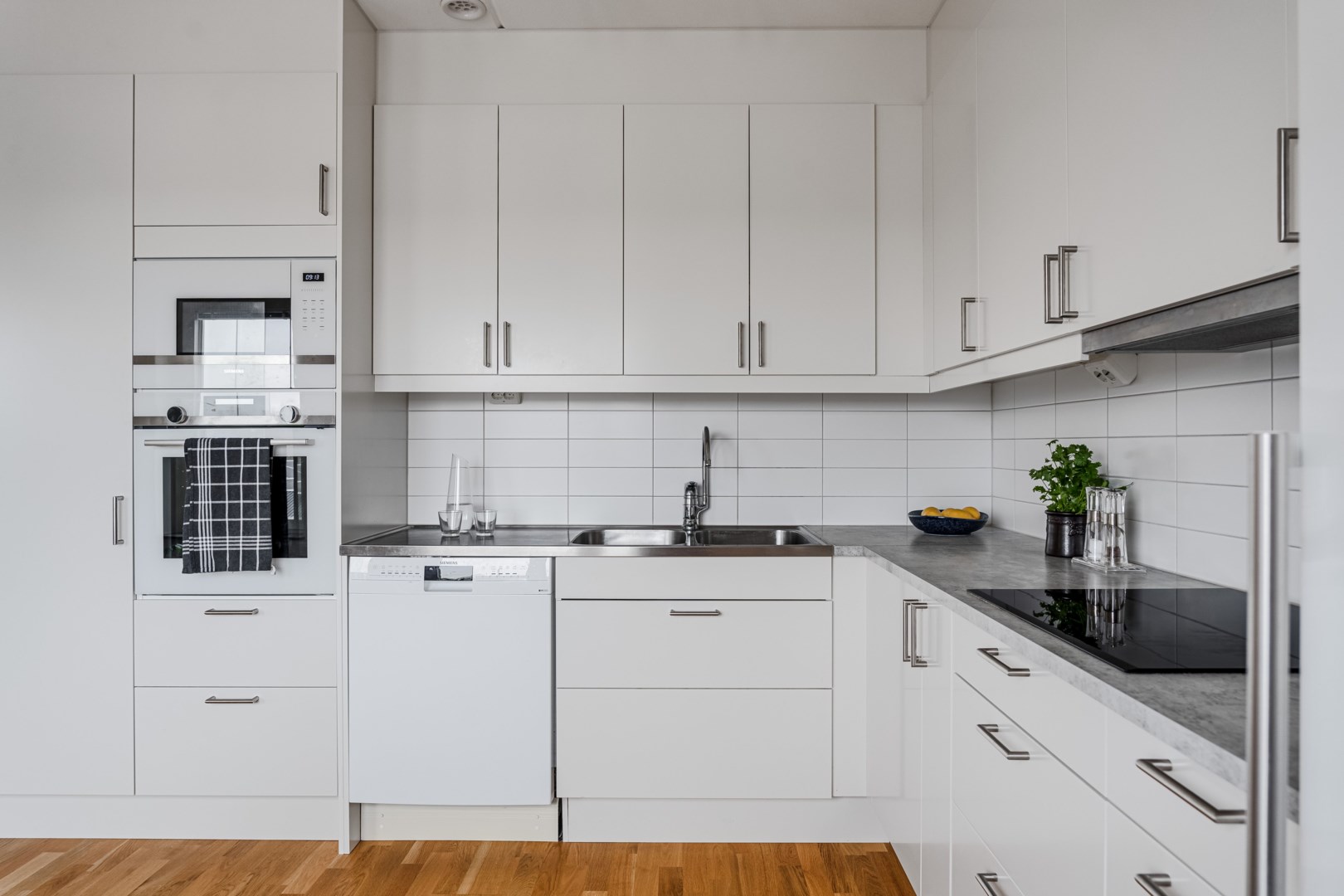 Bostadsbild från Råbyvägen 82, Såld i Kapellgärdet, Uppsala