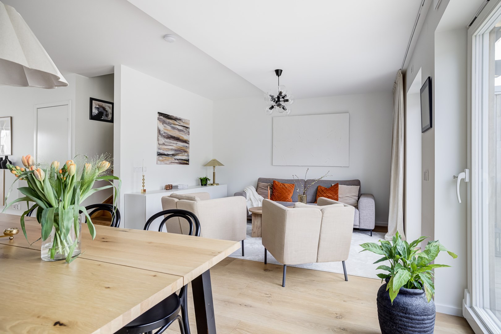 Bostadsbild från Stratusvägen 18, Såld i Fullerö, Uppsala