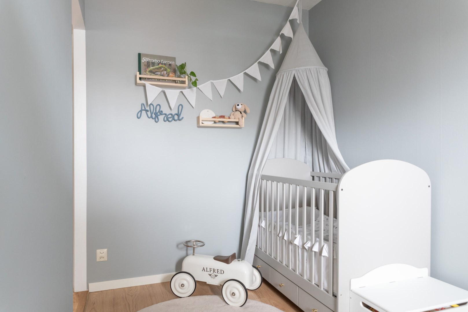 Bostadsbild från Flisavägen 38, Såld i Bjurhovda, Västerås