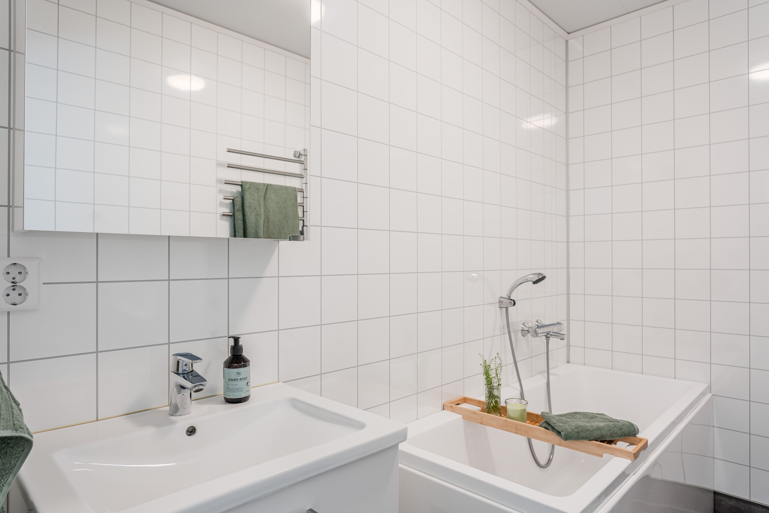 Bostadsbild från Poppelbladsvägen 13A, Till salu i Skölsta, Uppsala