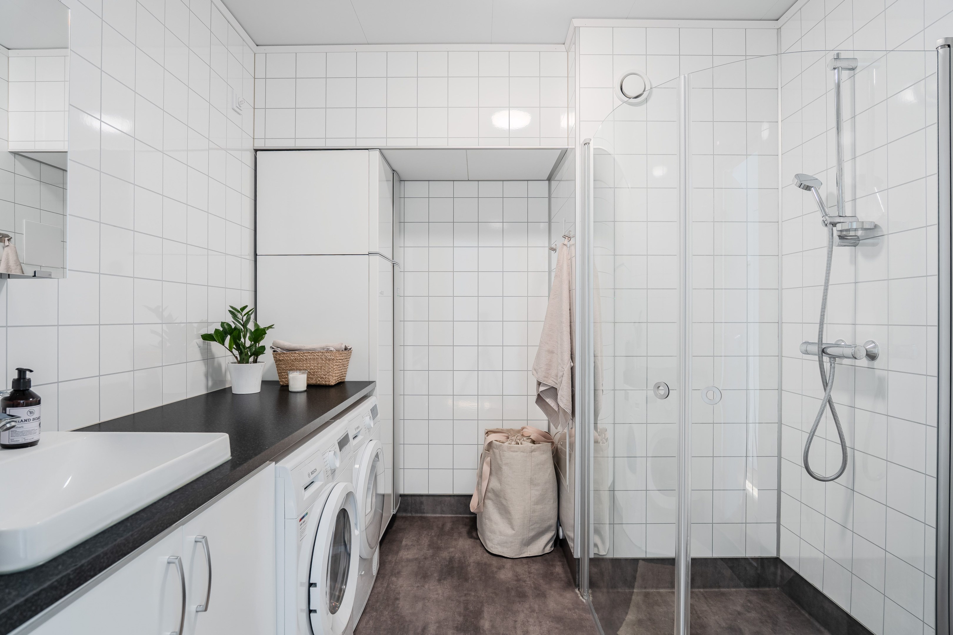 Bostadsbild från Poppelbladsvägen 13A, Till salu i Skölsta, Uppsala