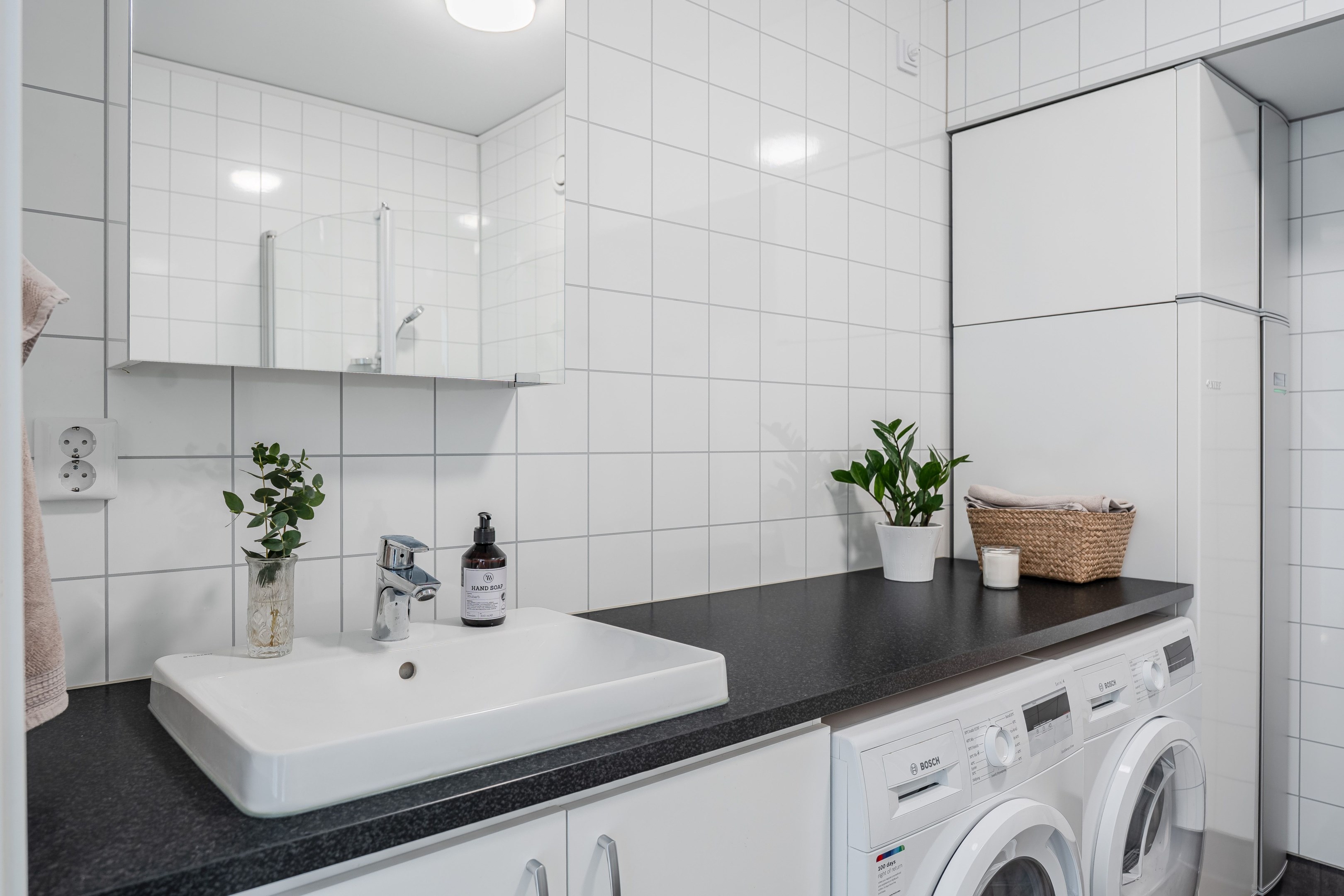 Bostadsbild från Poppelbladsvägen 13A, Till salu i Skölsta, Uppsala