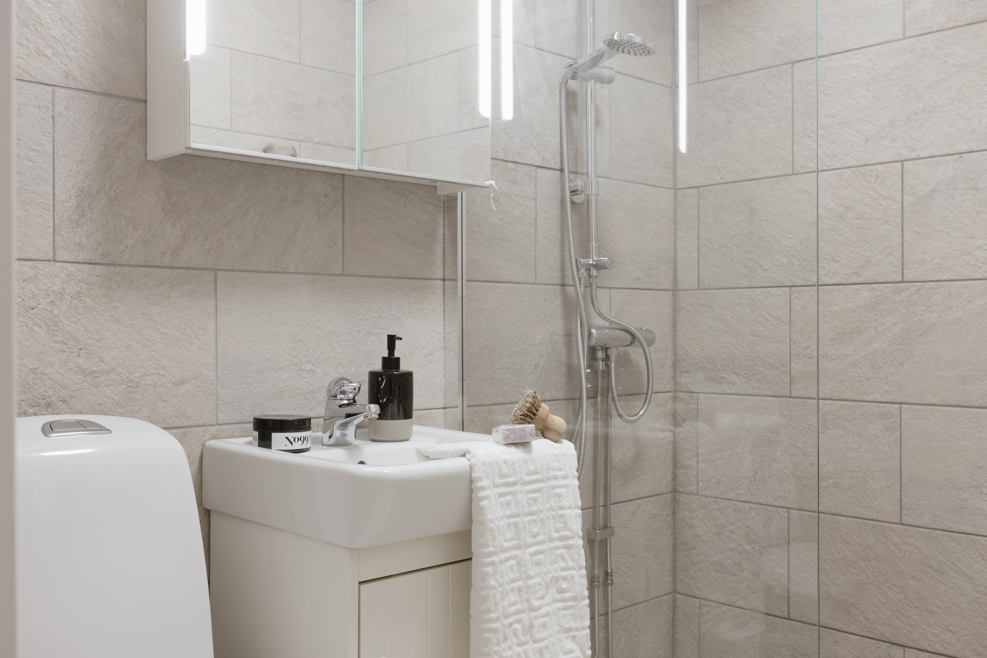 Bostadsbild från Roslagsgatan 24, 2tr, Såld i Vasastan - Sibirien, Stockholm