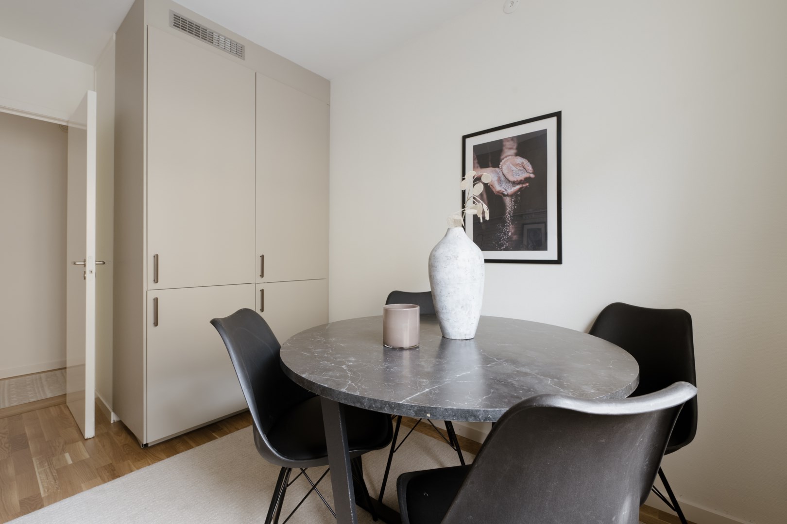 Bostadsbild från Roslagsgatan 24, 2tr, Såld i Vasastan - Sibirien, Stockholm