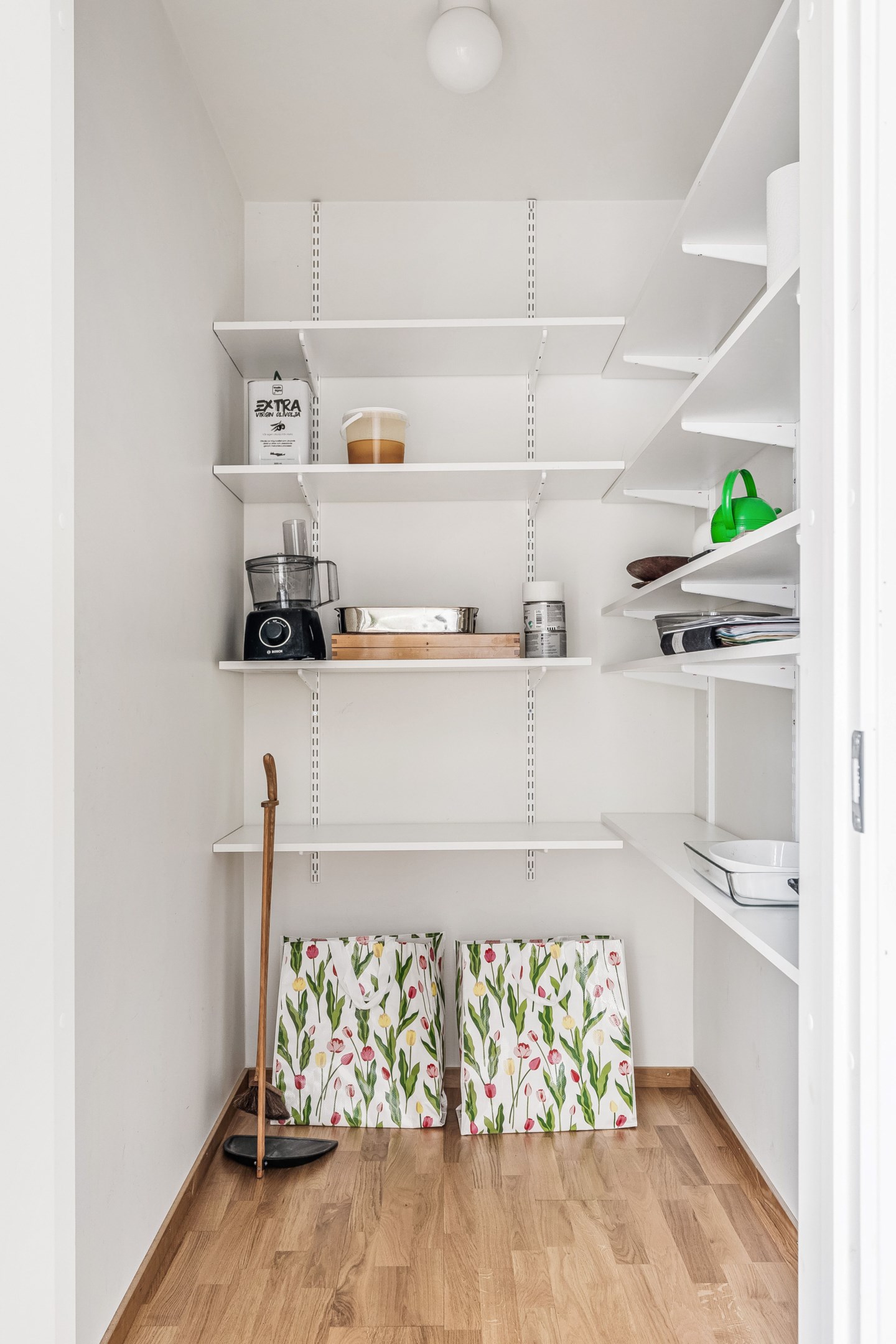 Bostadsbild från Råbyvägen 72, Såld i Kapellgärdet, Uppsala