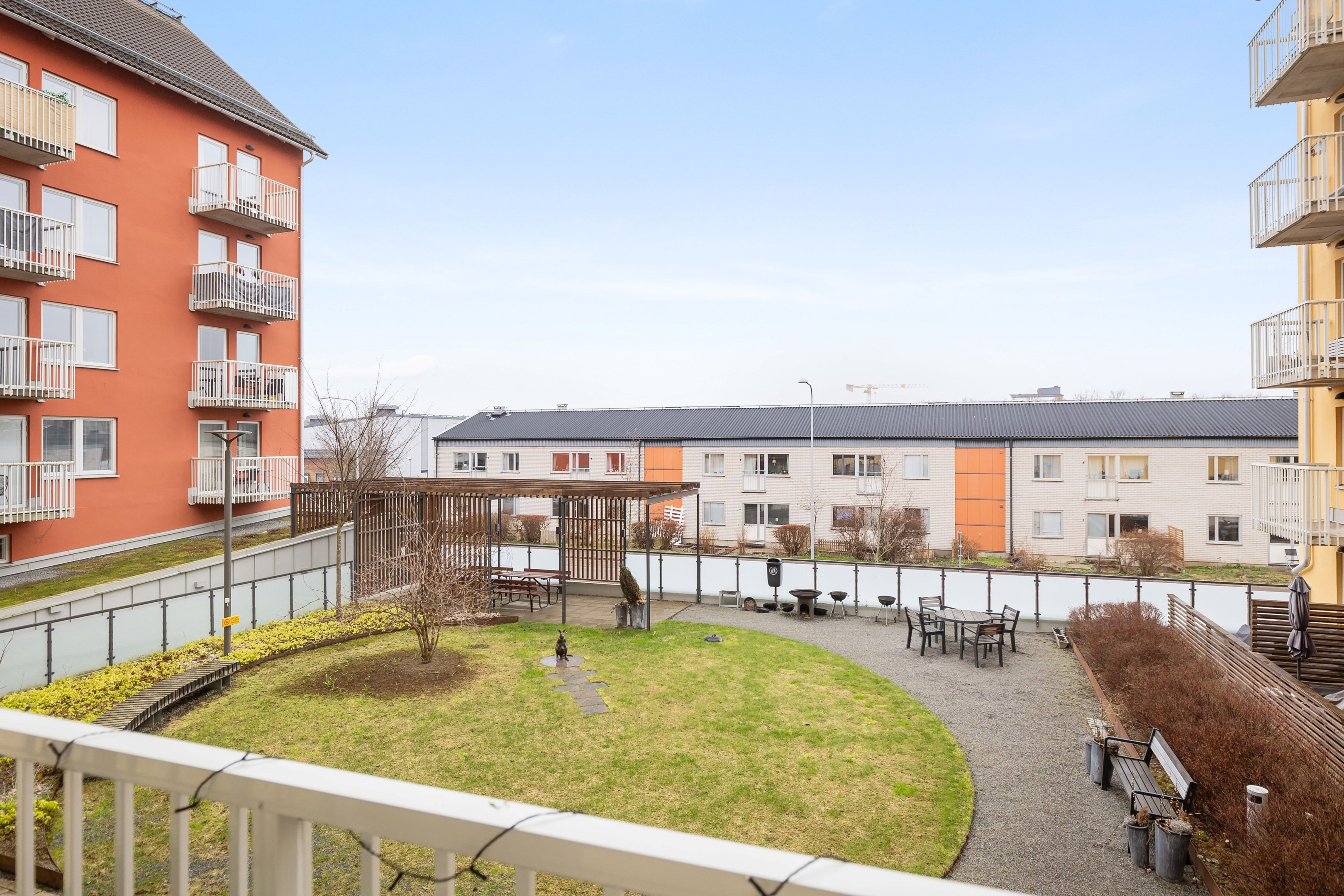 Bostadsbild från Råbyvägen 72, Såld i Kapellgärdet, Uppsala