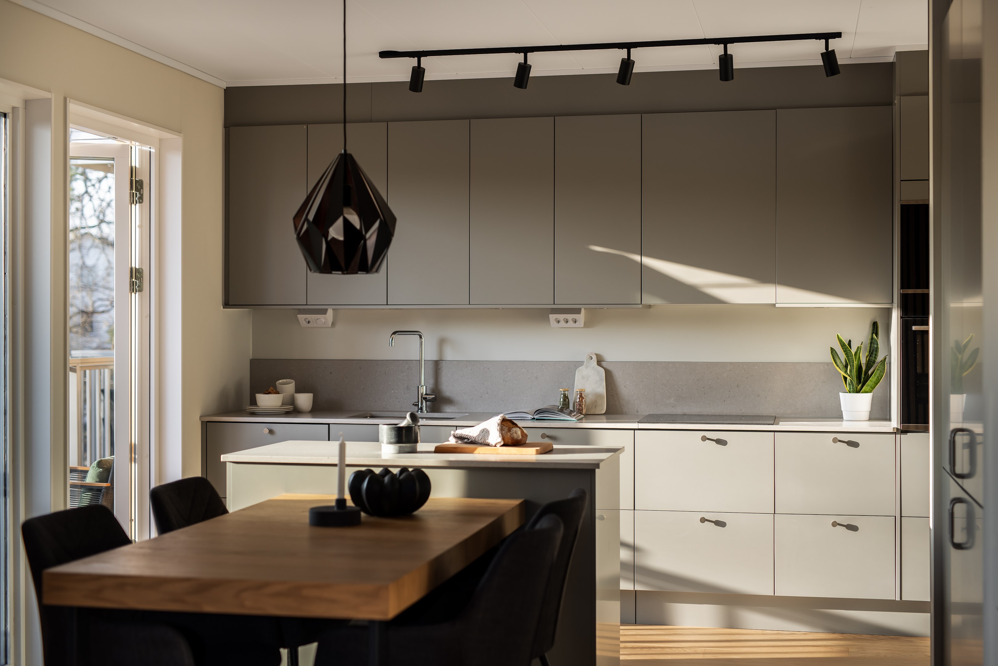 Bostadsbild från Östra Gräsvägen 7, Såld i Ektorp, Nacka