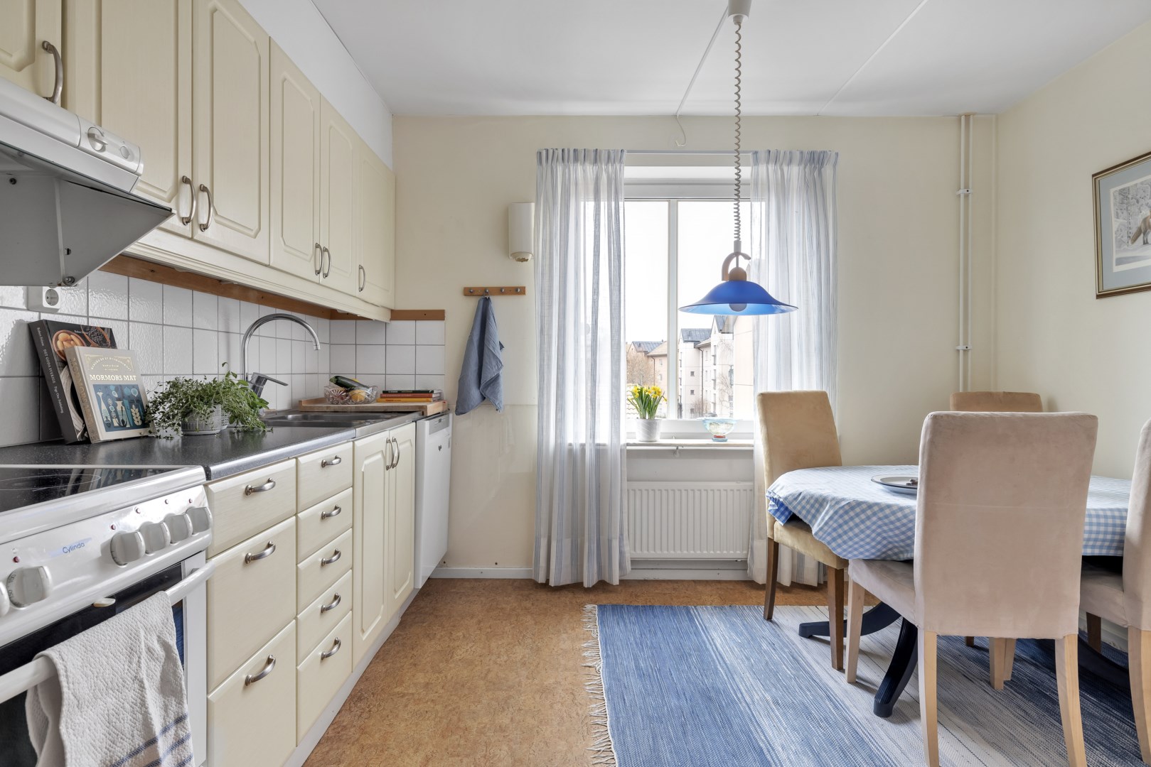 Bostadsbild från Eksätravägen 130, Såld i Södra Gottsunda, Uppsala