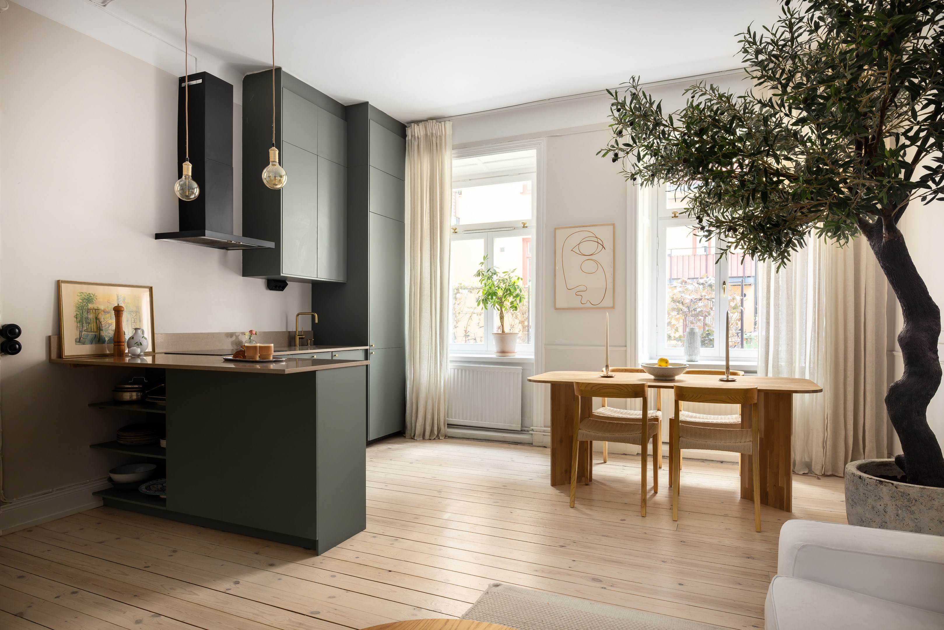 Bostadsbild från Tomtebogatan 13, bv ög, Såld i Vasastan - Birkastan, Stockholm