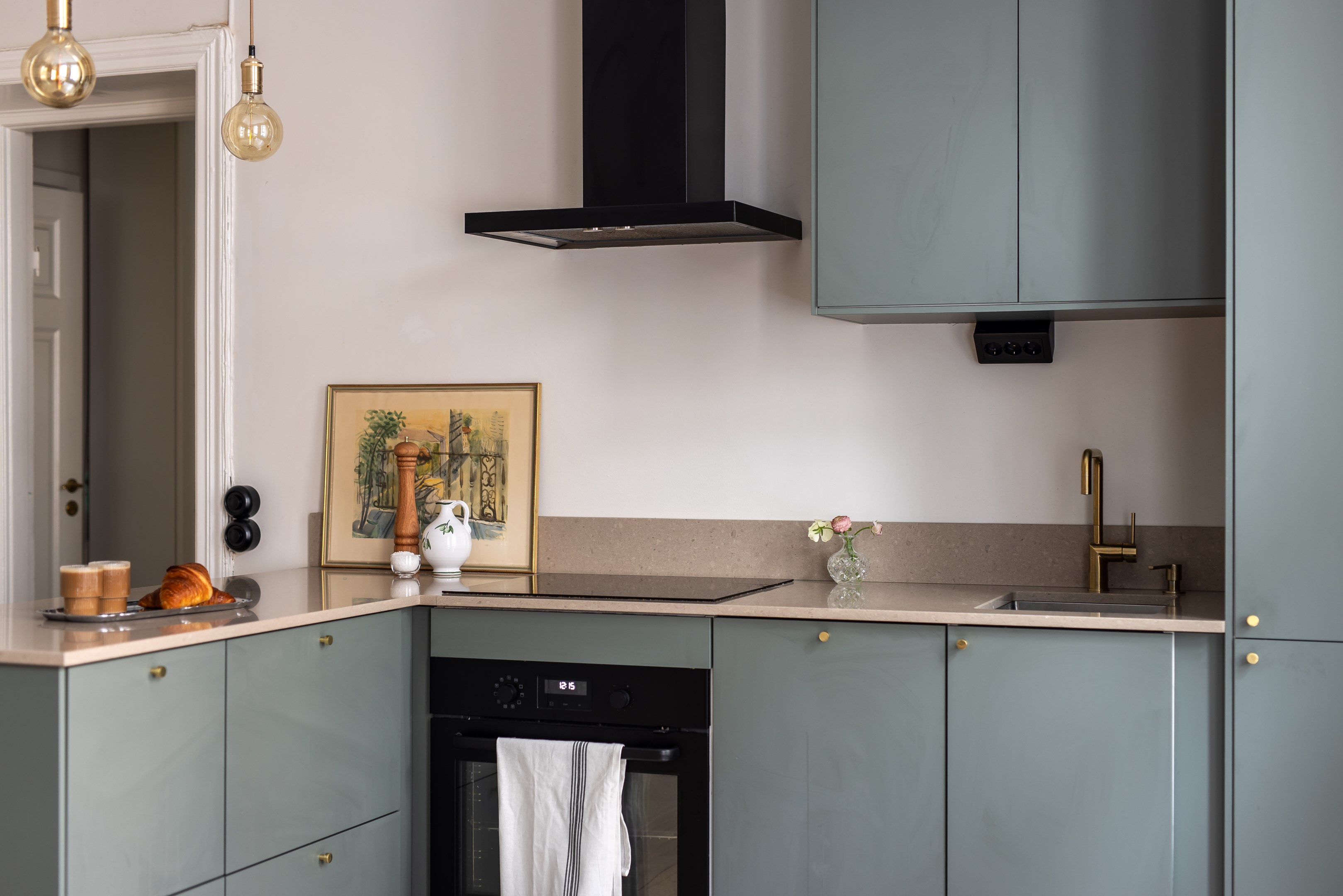 Bostadsbild från Tomtebogatan 13, bv ög, Såld i Vasastan - Birkastan, Stockholm