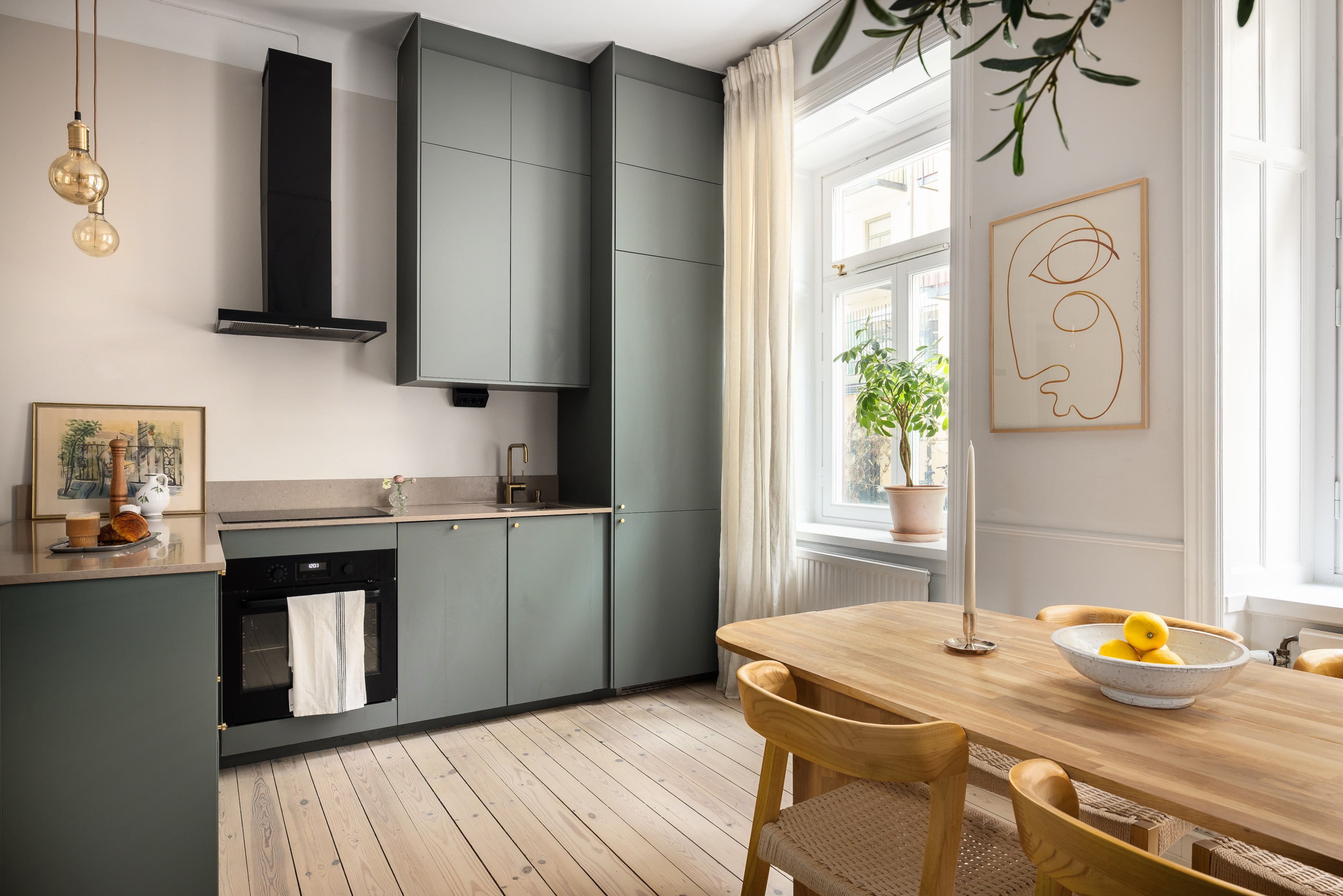 Bostadsbild från Tomtebogatan 13, bv ög, Såld i Vasastan - Birkastan, Stockholm