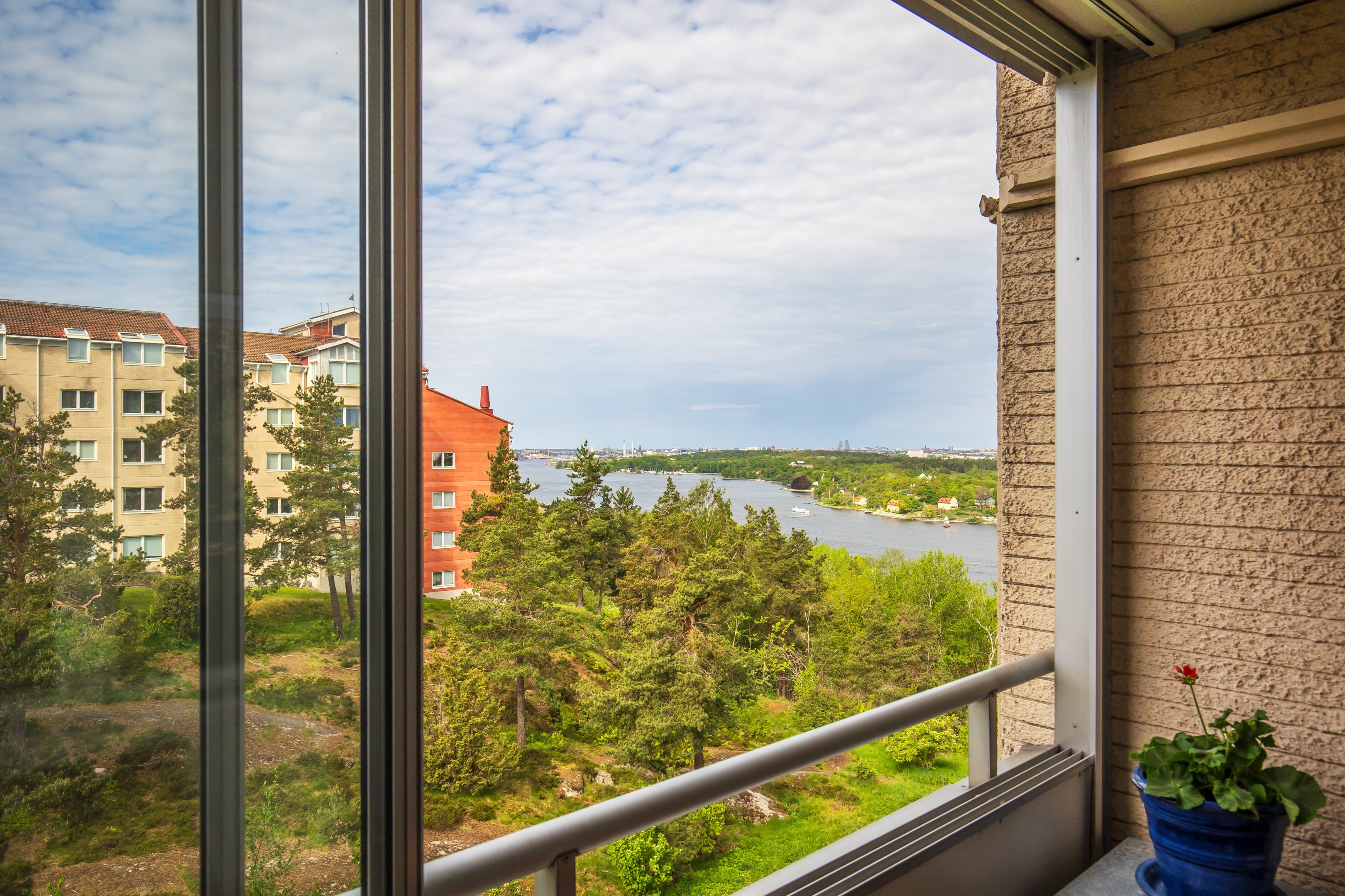 Bostadsbild från Landåvägen 14, Såld i Jarlaberg, Nacka