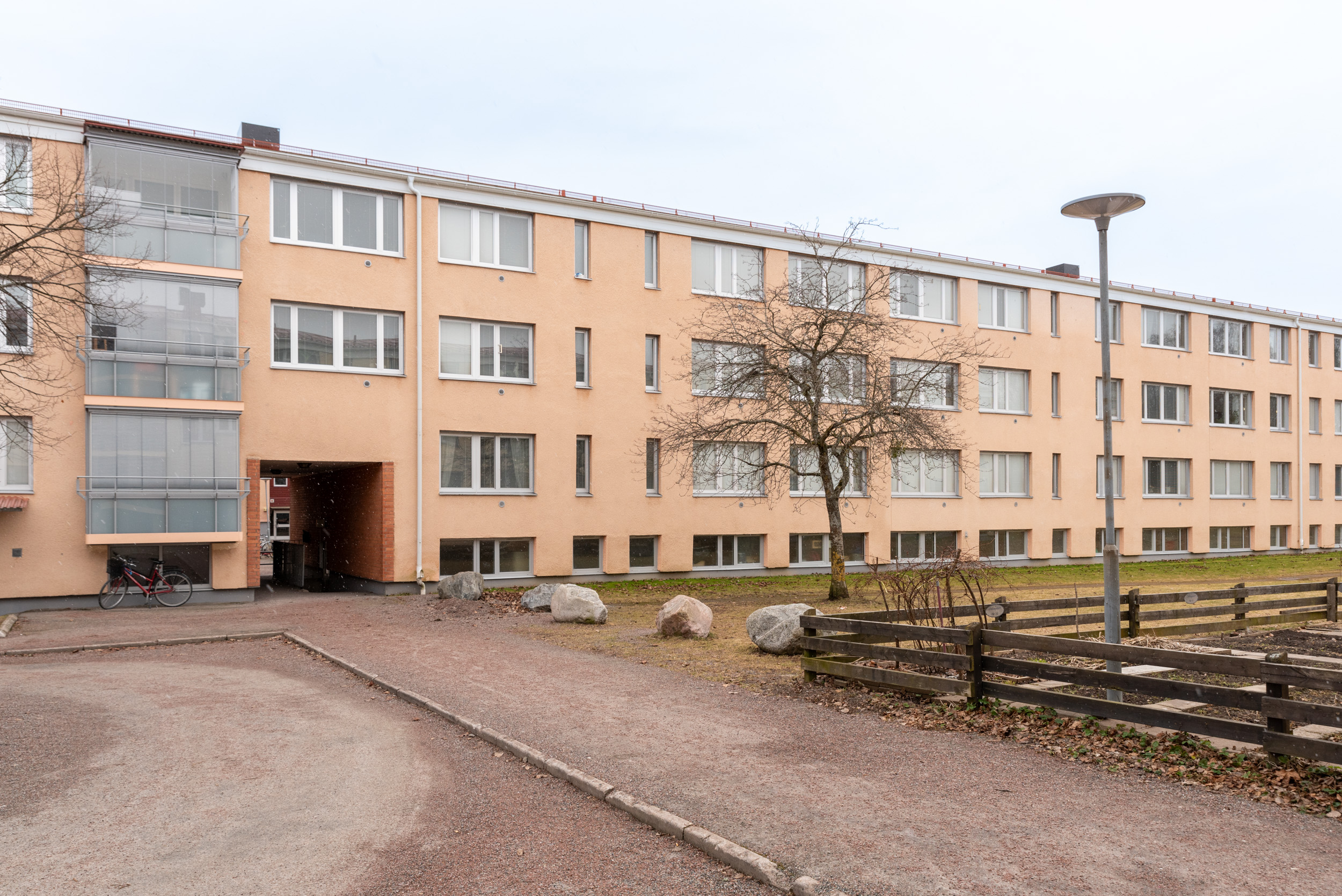 Bostadsbild från Lövhagsgatan 41, Såld i Råby, Västerås