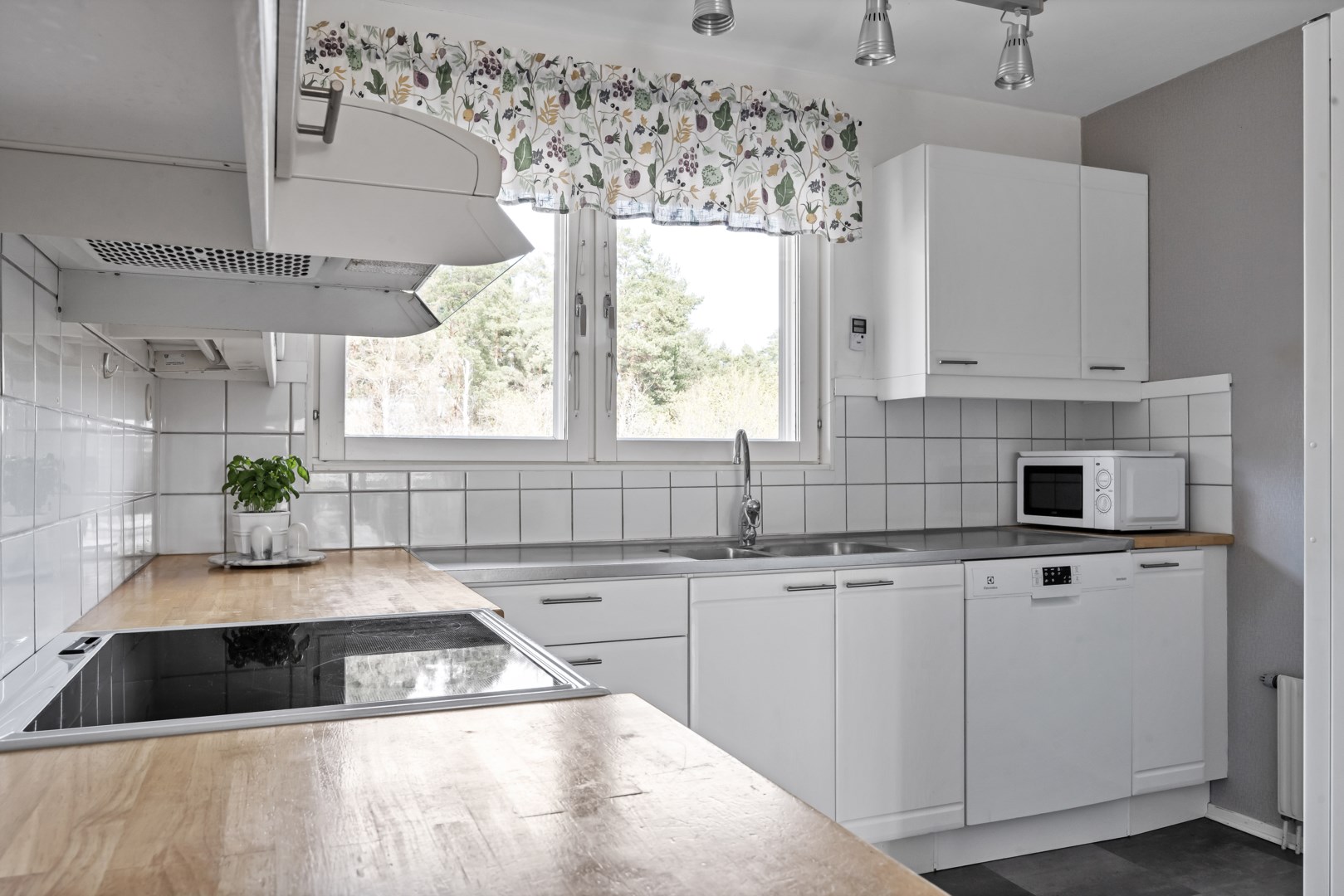 Bostadsbild från Von bahrs väg 4, Såld i Löten, Uppsala