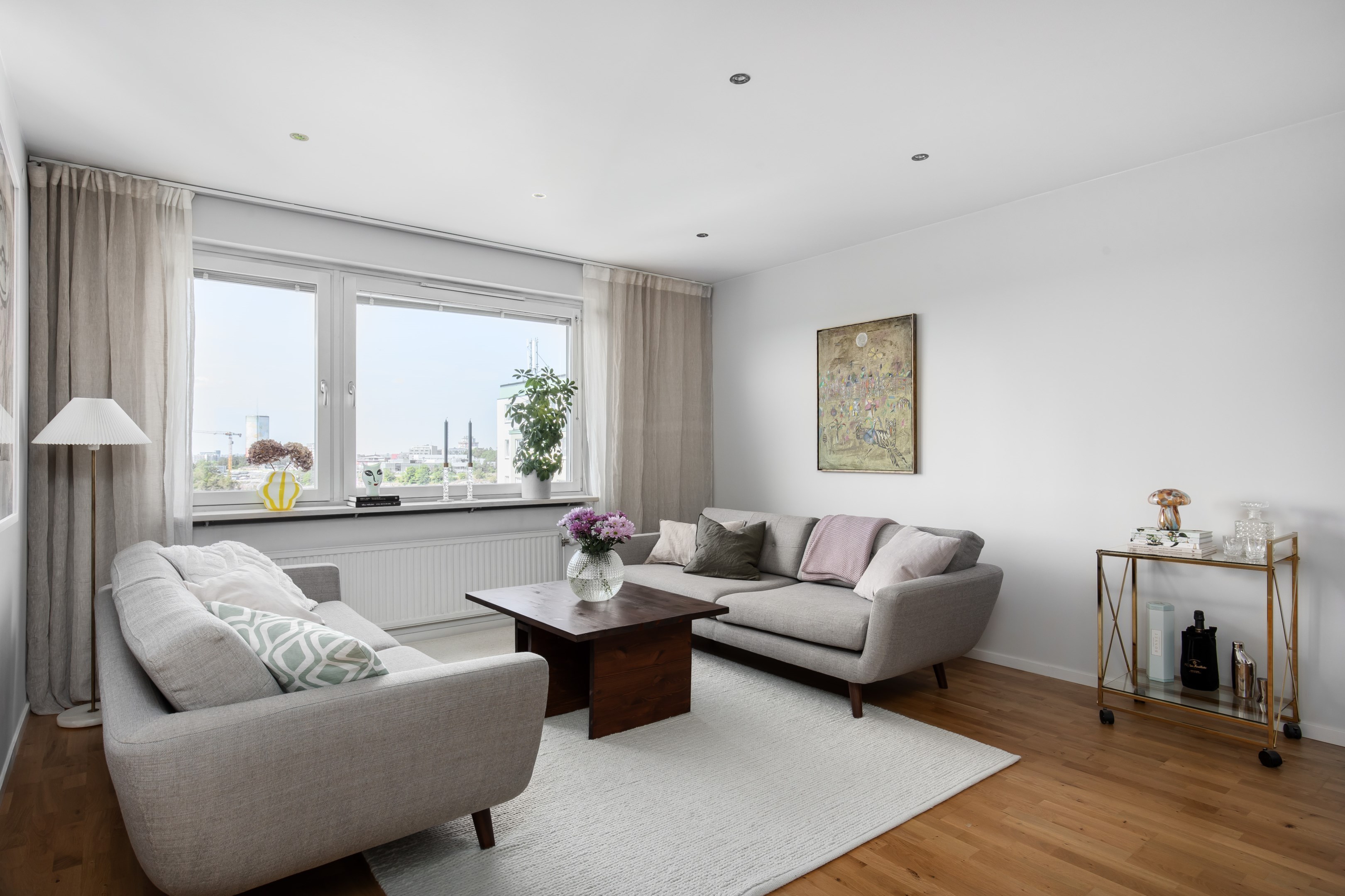 Bostadsbild från Per Hallströms Väg 2, vån 11, Till salu i Skogalund, Nacka