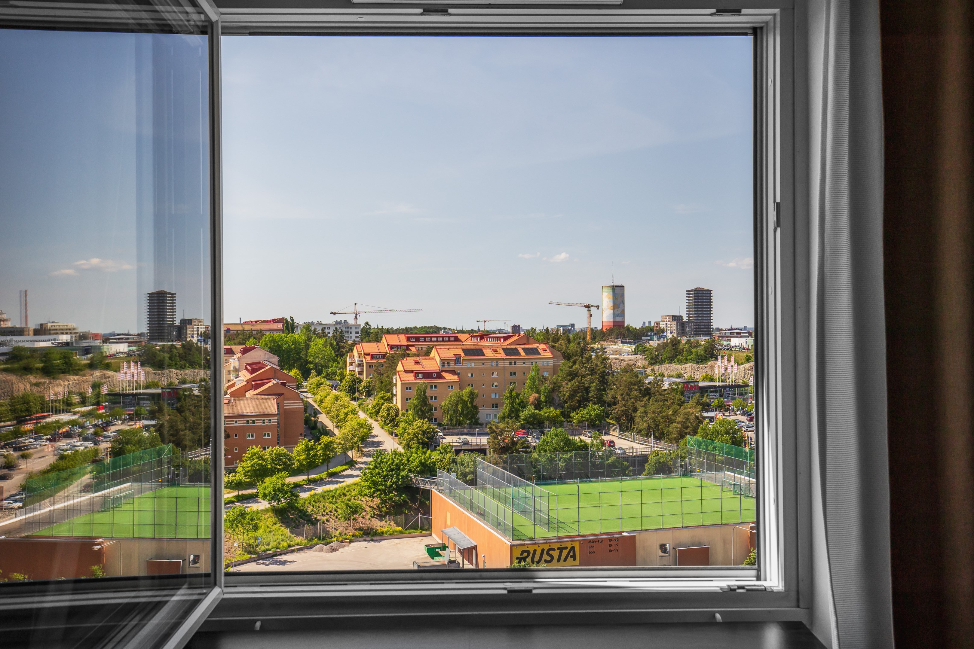 Bostadsbild från Per Hallströms Väg 2, vån 11, Till salu i Skogalund, Nacka