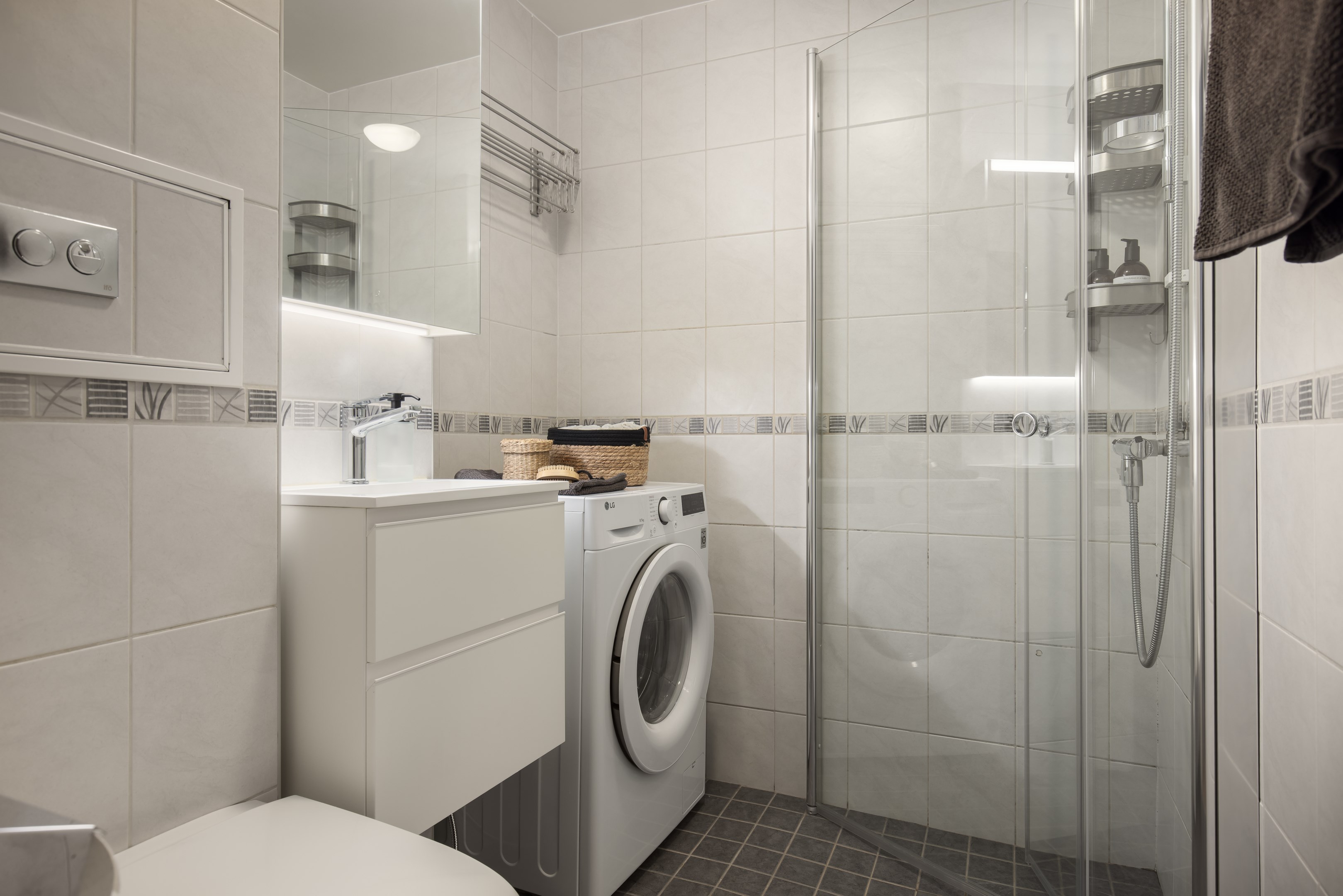 Bostadsbild från Per Hallströms Väg 2, vån 11, Till salu i Skogalund, Nacka