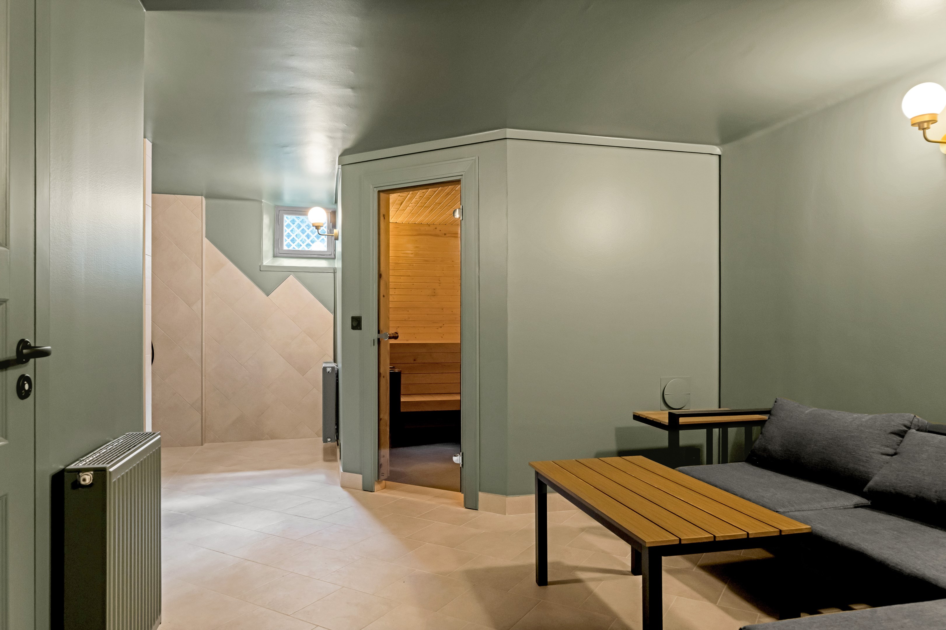 Föreningens nyrenoverade bastu med relax