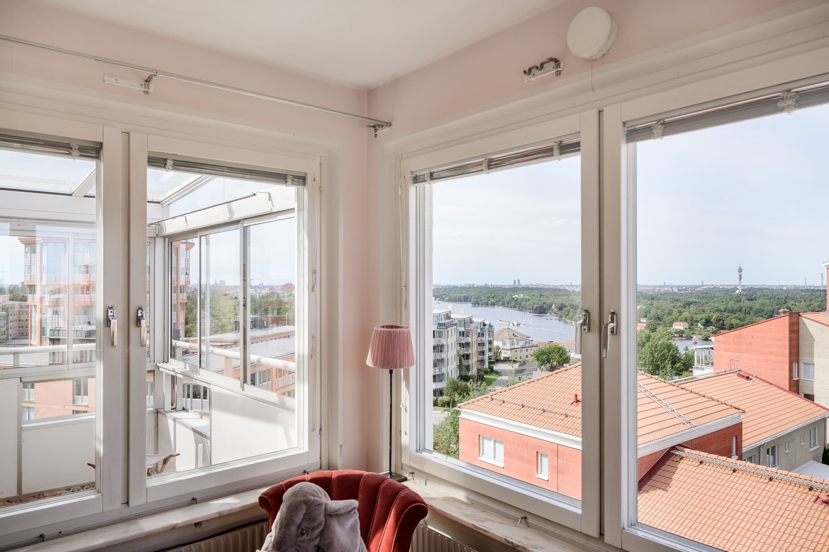 Utsikt mot inloppet hela vägen in mot stan.