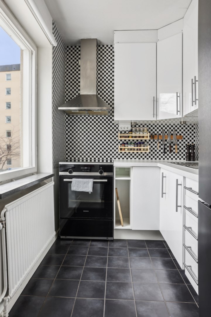 Bostadsbild från Sköndalsvägen 106, Såld i Skarpnäck, Stockholm